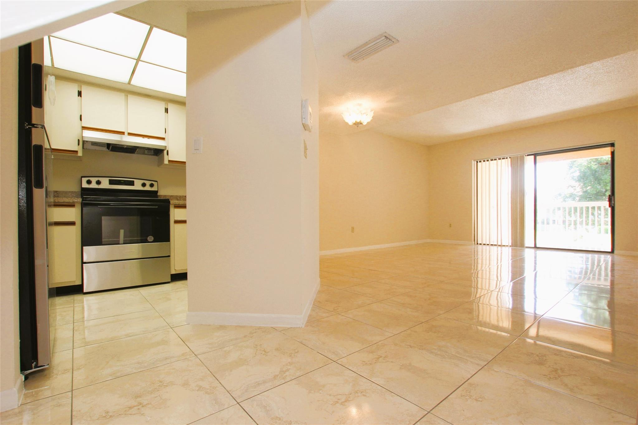 VILLAS AT LAKEVIEW CONDO - Residential