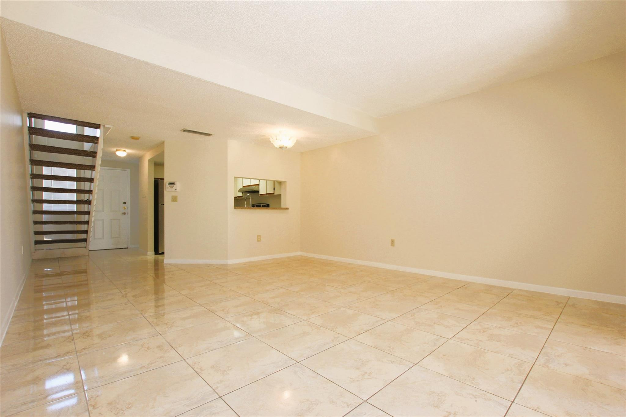 VILLAS AT LAKEVIEW CONDO - Residential