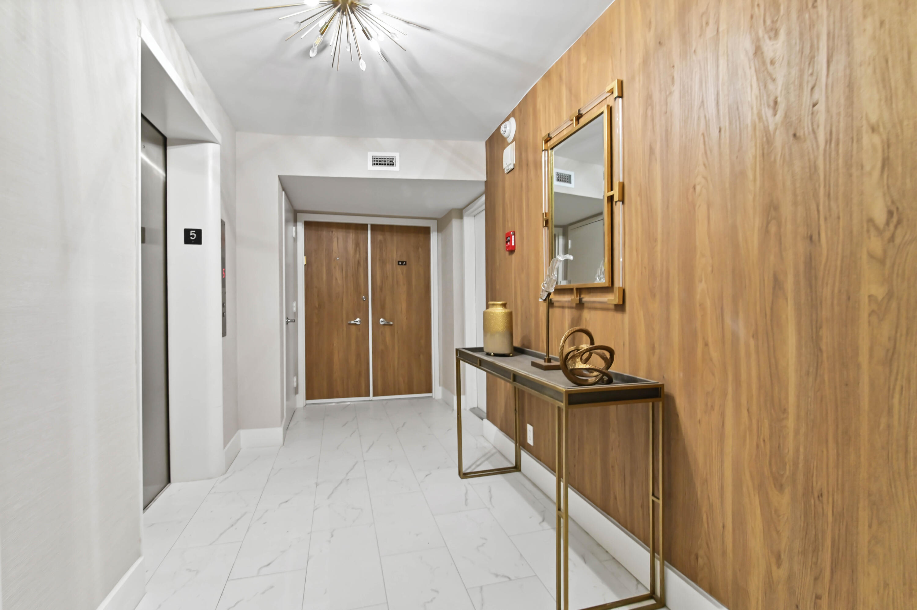 OCEAN TOWERS CONDO - Residential