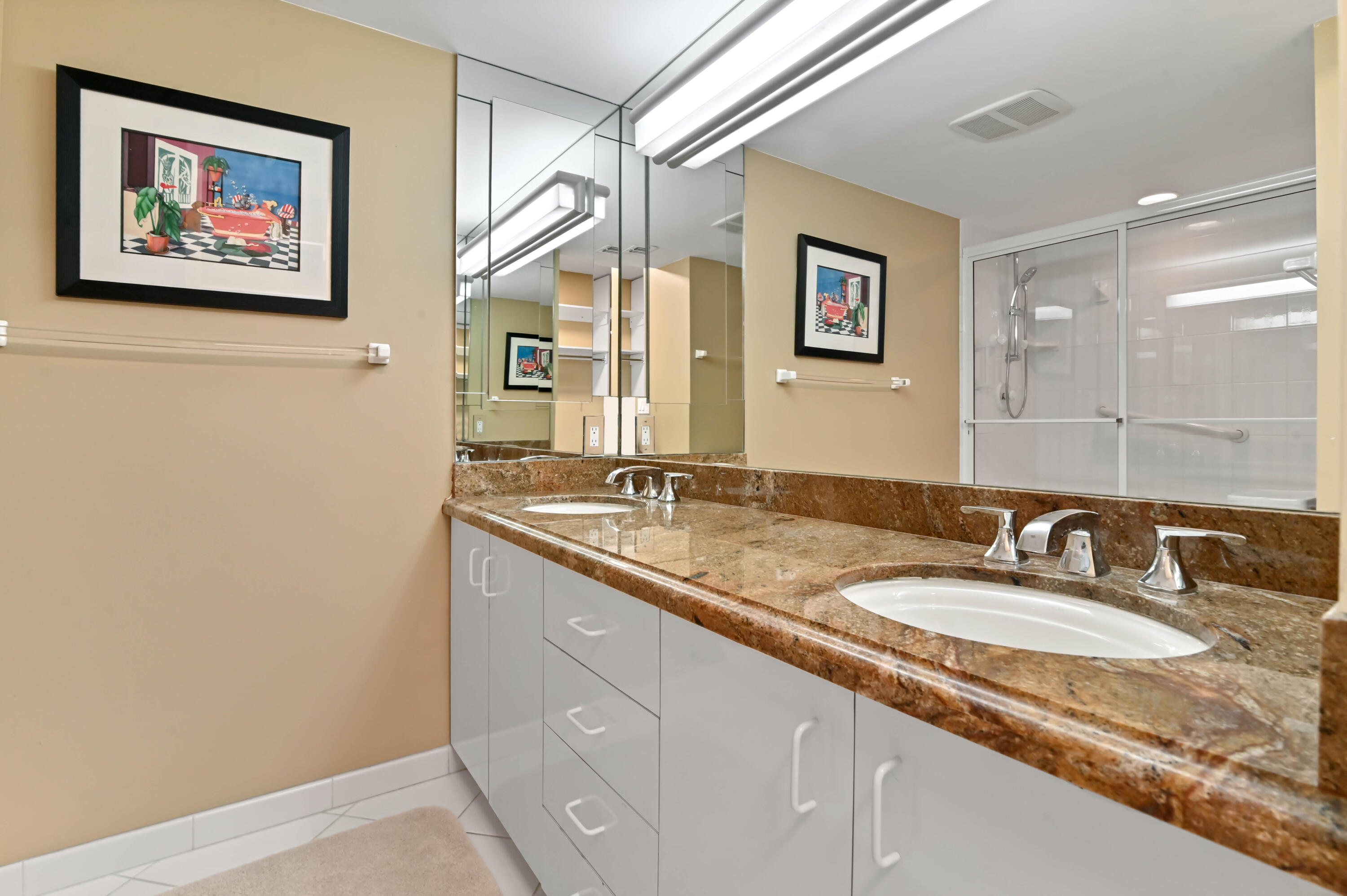 OCEAN TOWERS CONDO - Residential