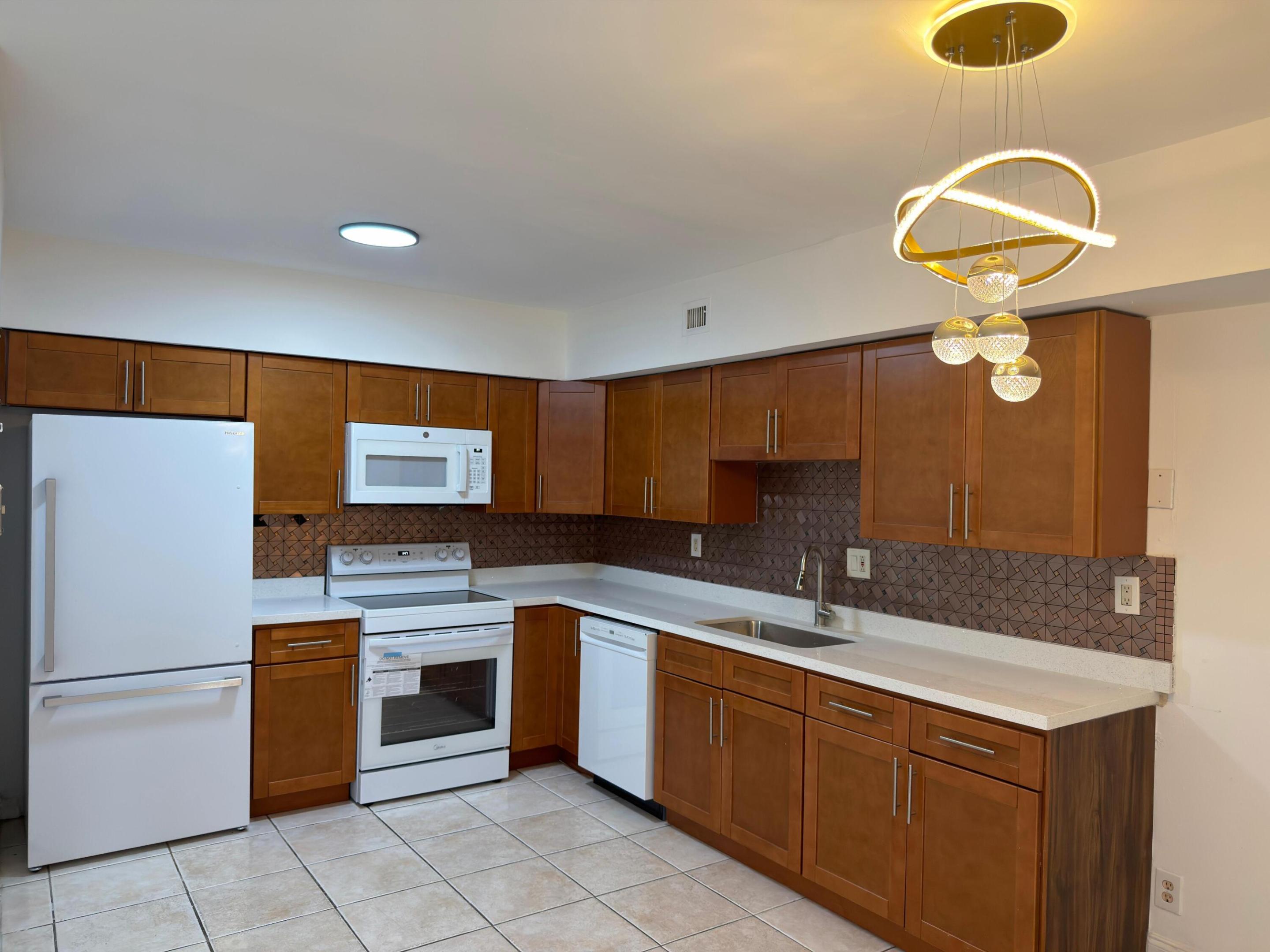 TAM O SHANTER VILLAS SEC 3 - Residential