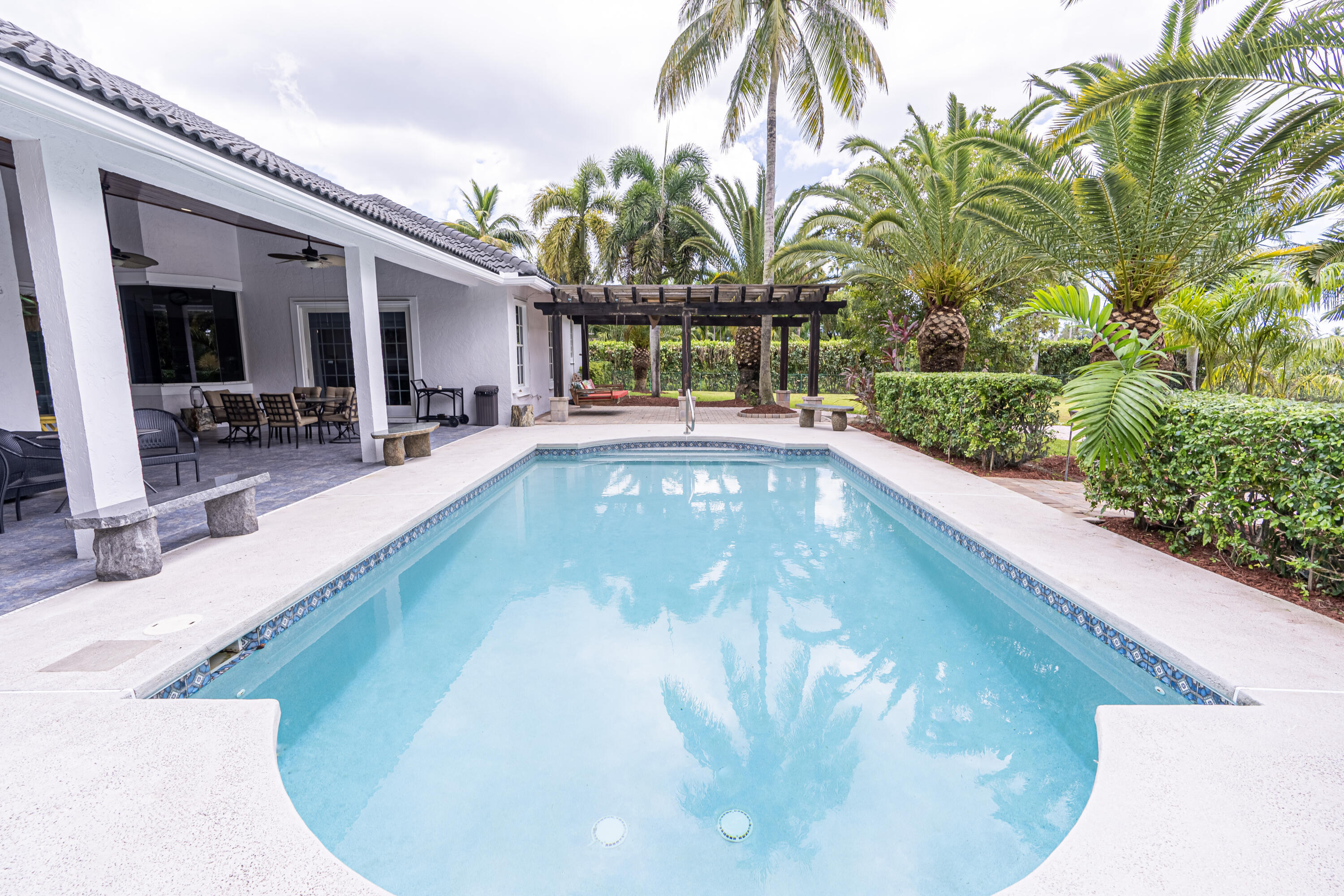 WELLINGTON AERO CLUB OF THE LANDINGS AT WELLINGTON - Residential Lease