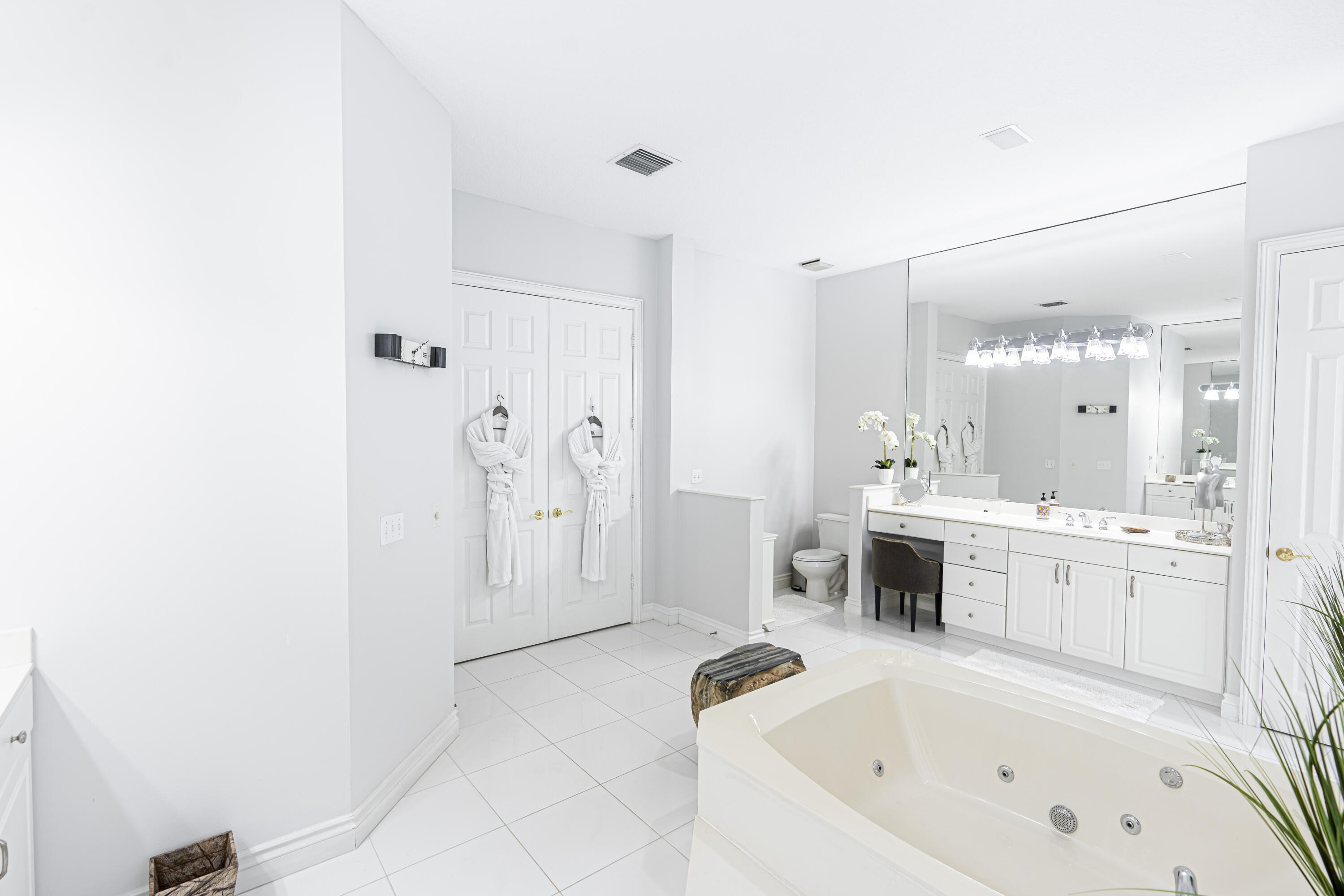 WELLINGTON AERO CLUB OF THE LANDINGS AT WELLINGTON - Residential Lease