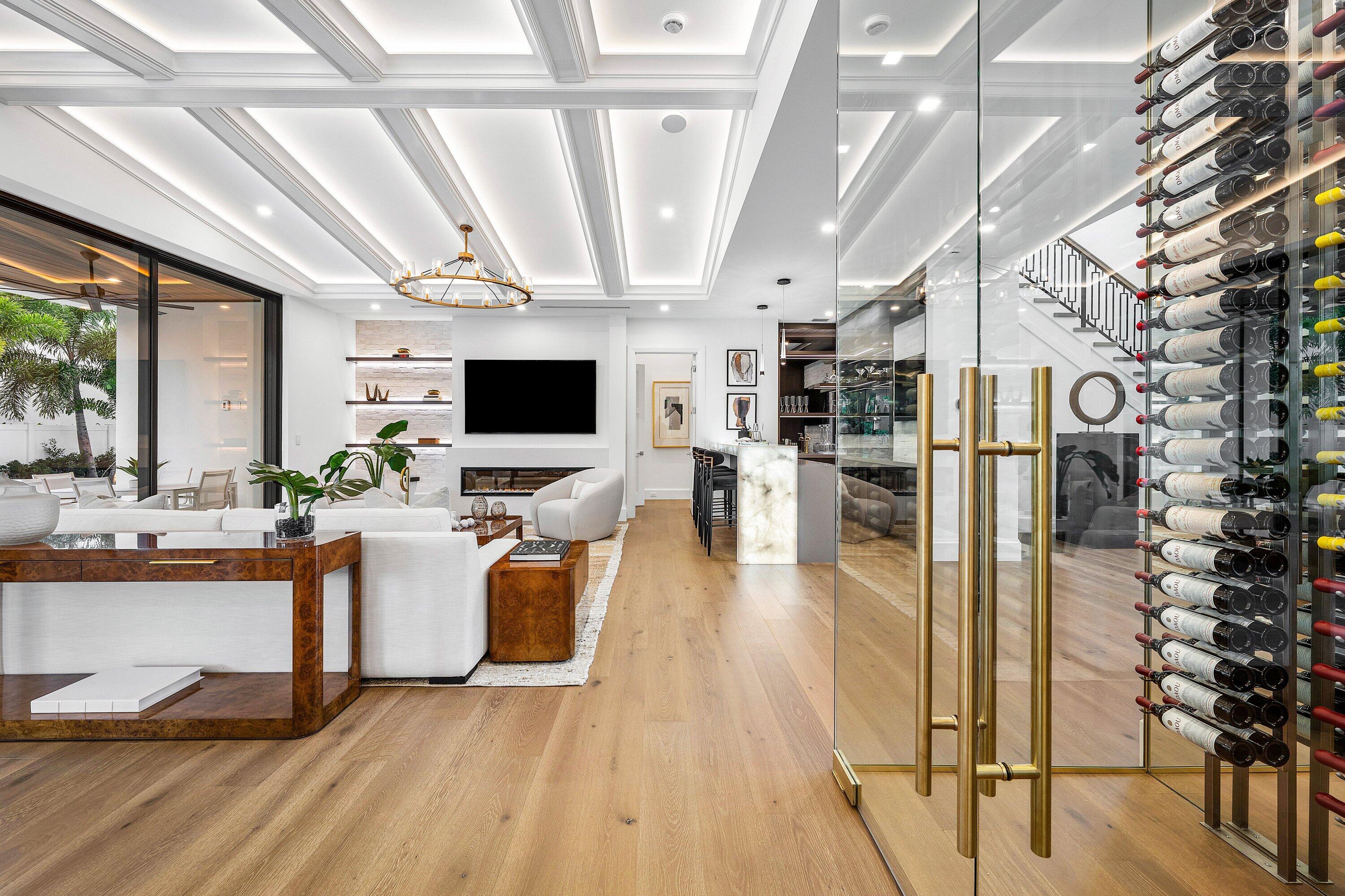 KINGS COURT REPLAT IN - Residential