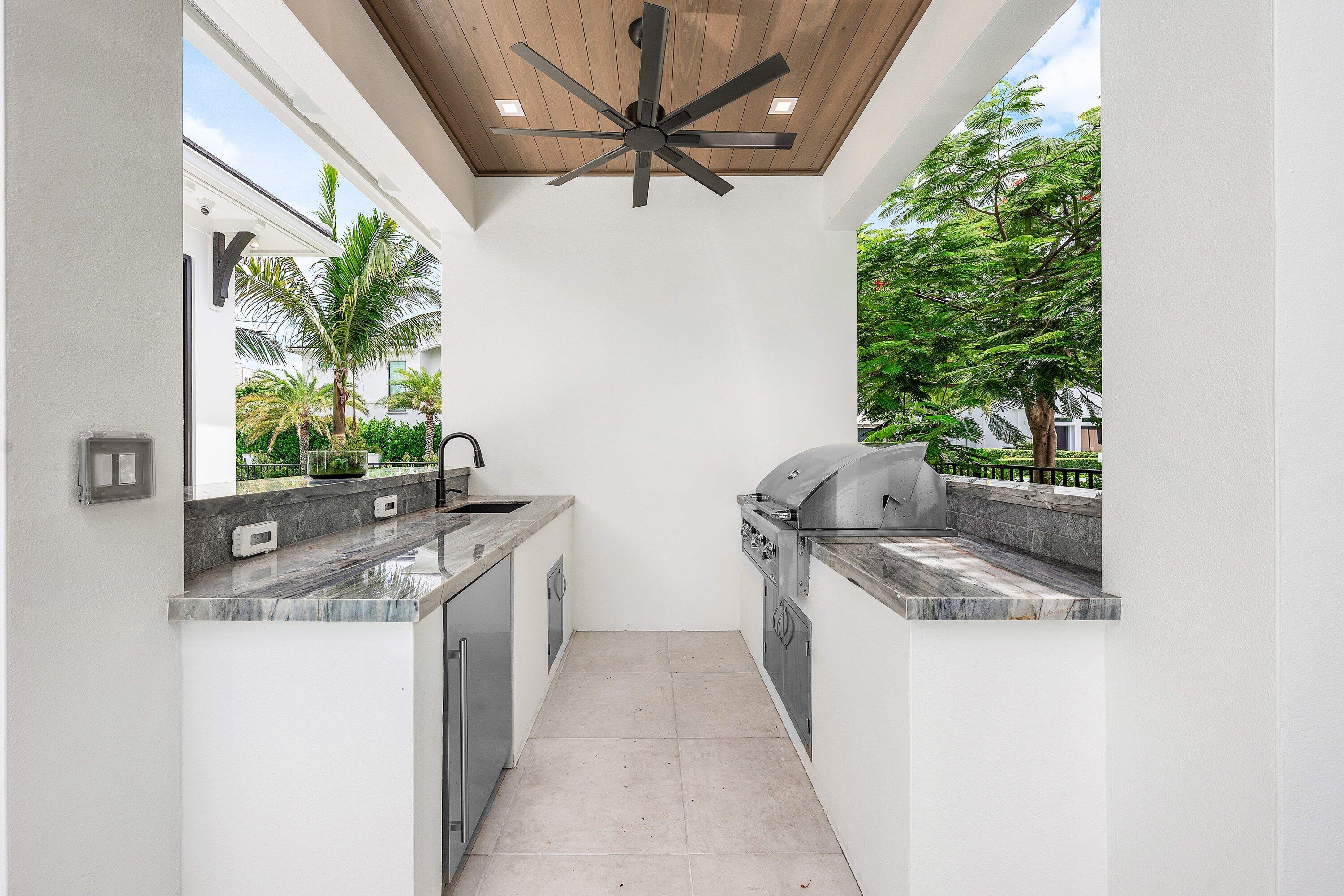 KINGS COURT REPLAT IN - Residential
