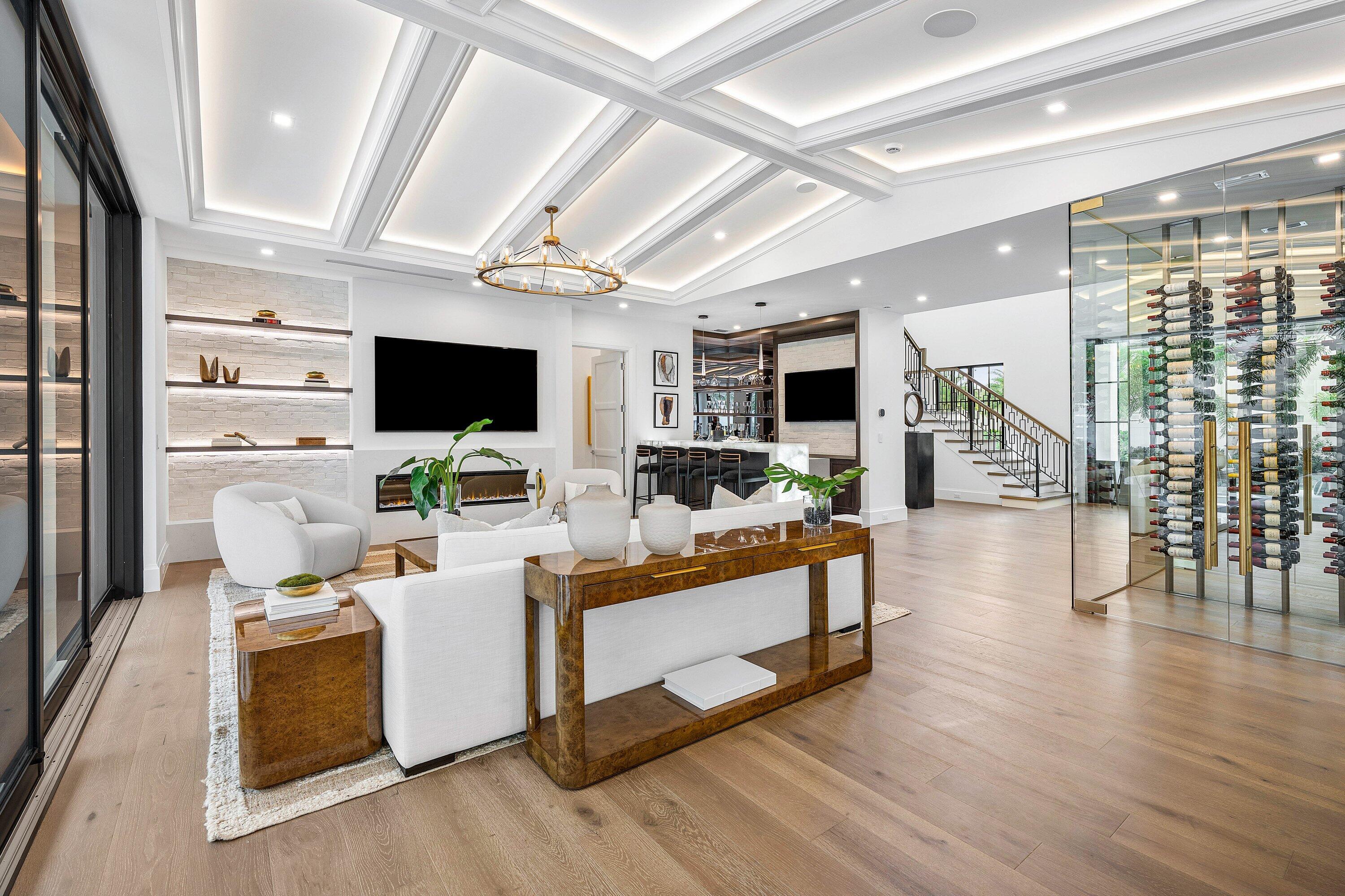 KINGS COURT REPLAT IN - Residential