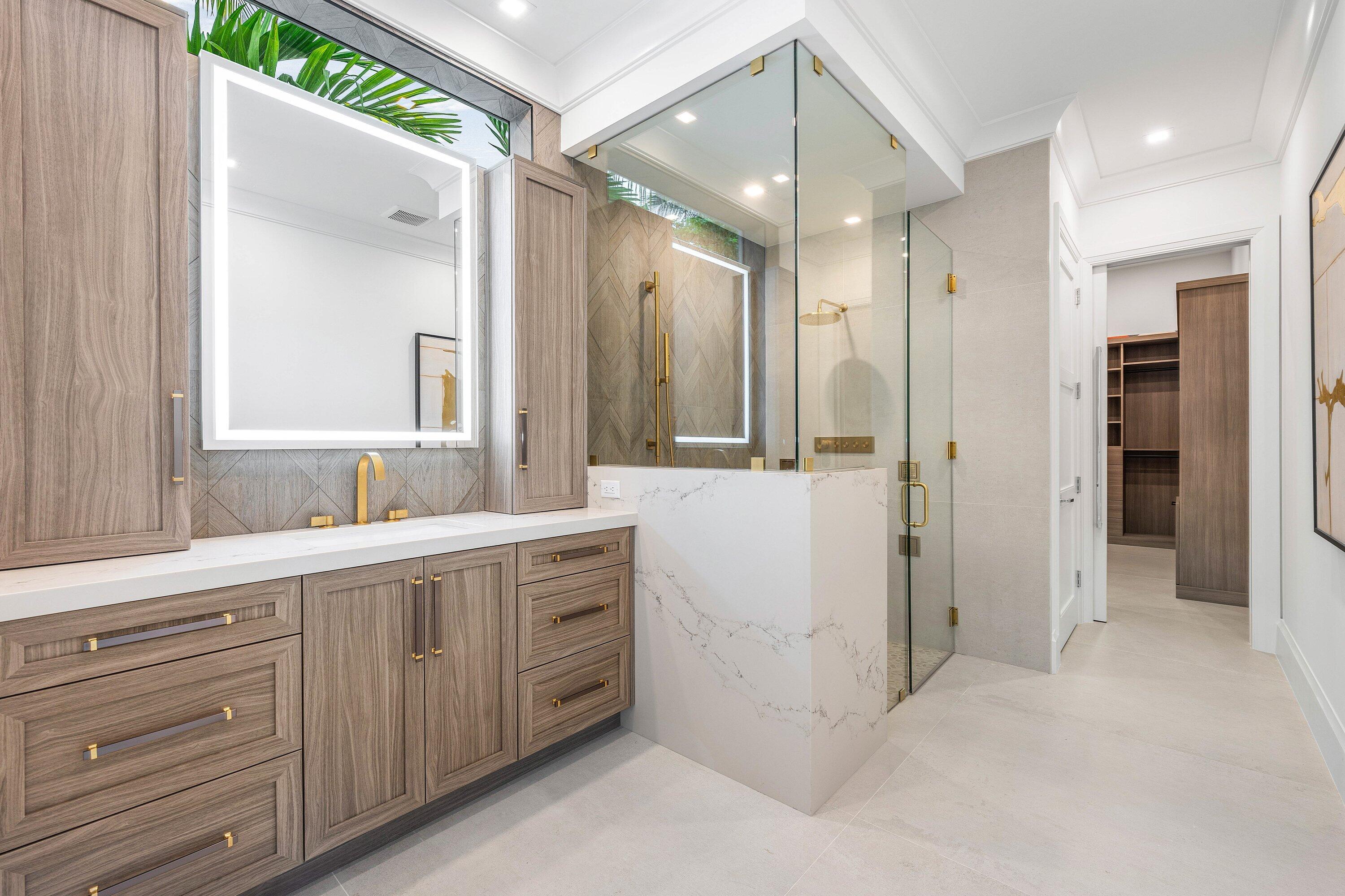 KINGS COURT REPLAT IN - Residential
