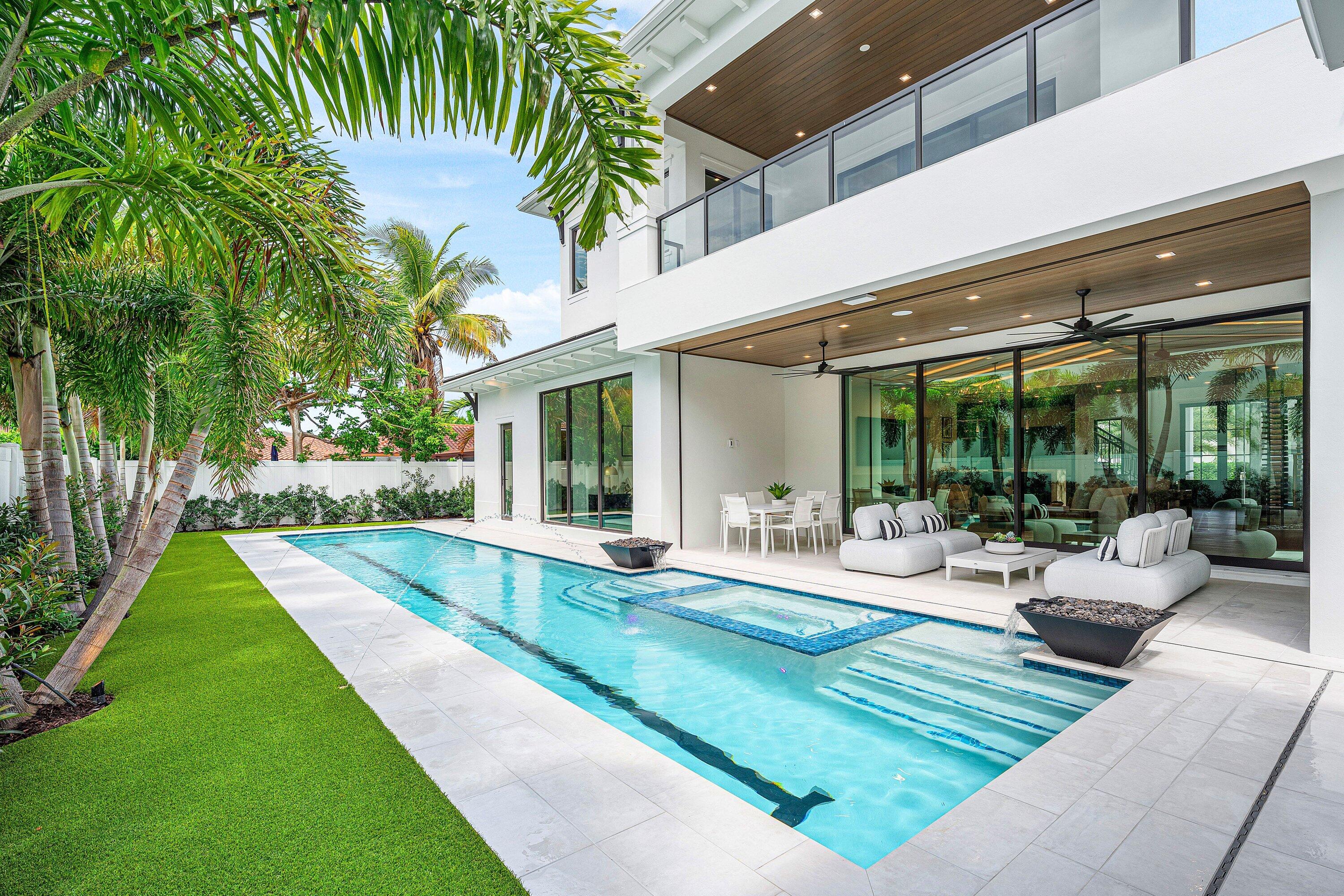 KINGS COURT REPLAT IN - Residential