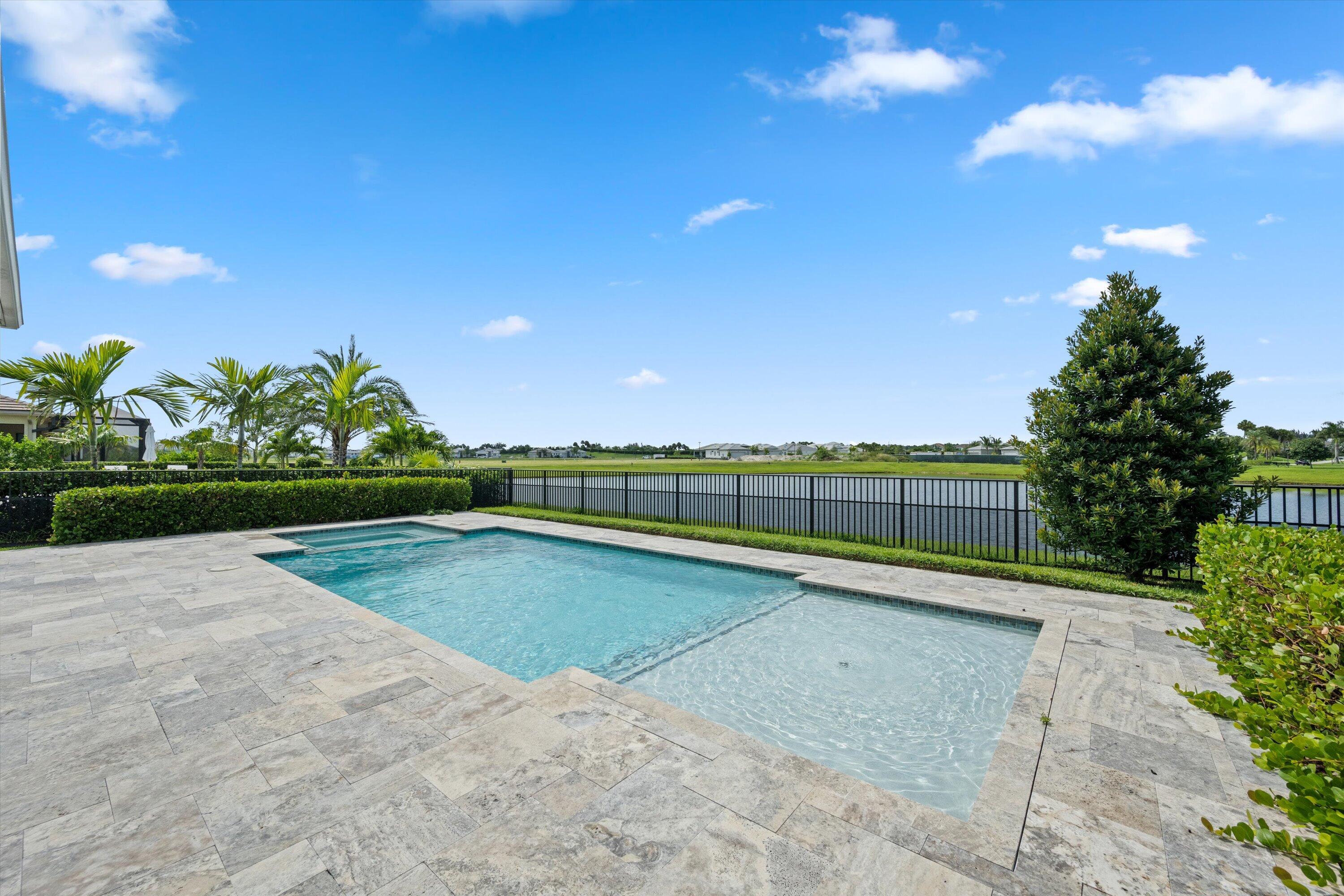 CRESSWIND PALM BEACH PHASE 3 - Residential
