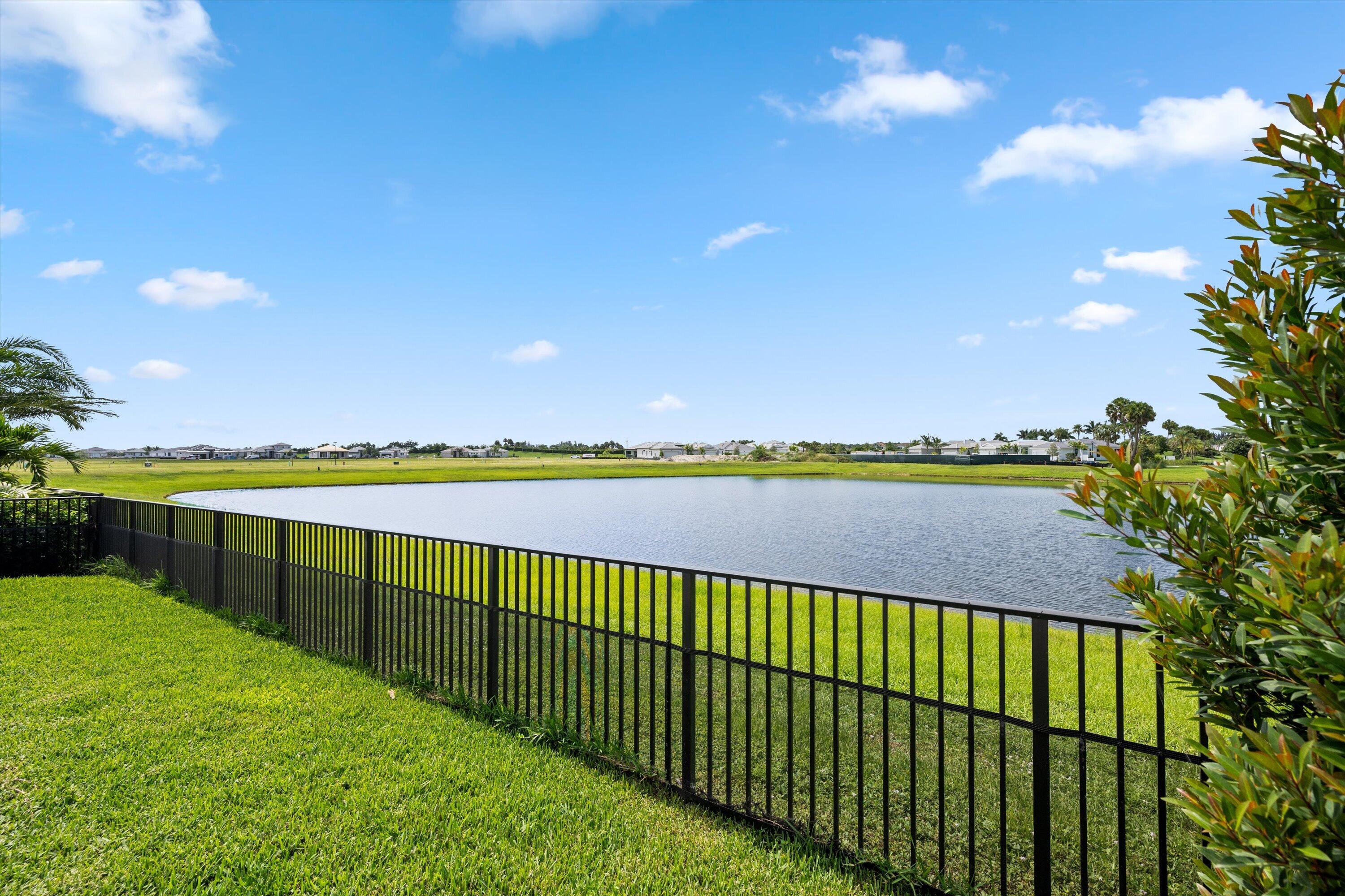 CRESSWIND PALM BEACH PHASE 3 - Residential