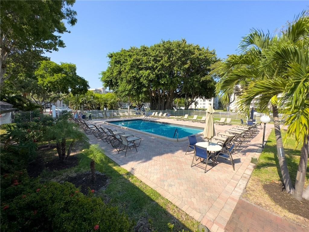PALM AIRE BLDG 16 - Residential