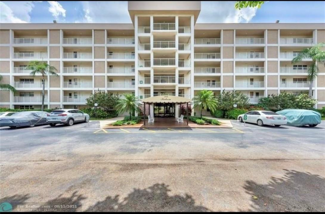 THIS AMAZING AND UNIQUE PENTHOUSE HAS BEEN RENOVATED  WITH NEW  WATGER PROOF VINYL FLOORING IN ALL APARTMENT ,UPGRADED BATHROOMS  AND BRAND NEW APPLIANCES IN THE KITCHEN. ACCORDION HURRICANE PANELS ON BALCONY. ASSOCIATION AMENDMENT REQUIRES 20% DOWN PAYMENT, ASSOCIATION FEE IS PAID QUARTERLY=$1457,62. BREAKS DOWN TO $485,87 MONTHLY FEE THAT INCLUDES CABLE TV, WATER, INTERNET, PEST CONTROL, TRASH,BUILDING INSURANCE. COMMUNITY LAUNDRY ON EVERY FLOOR OF THE BUILDING.