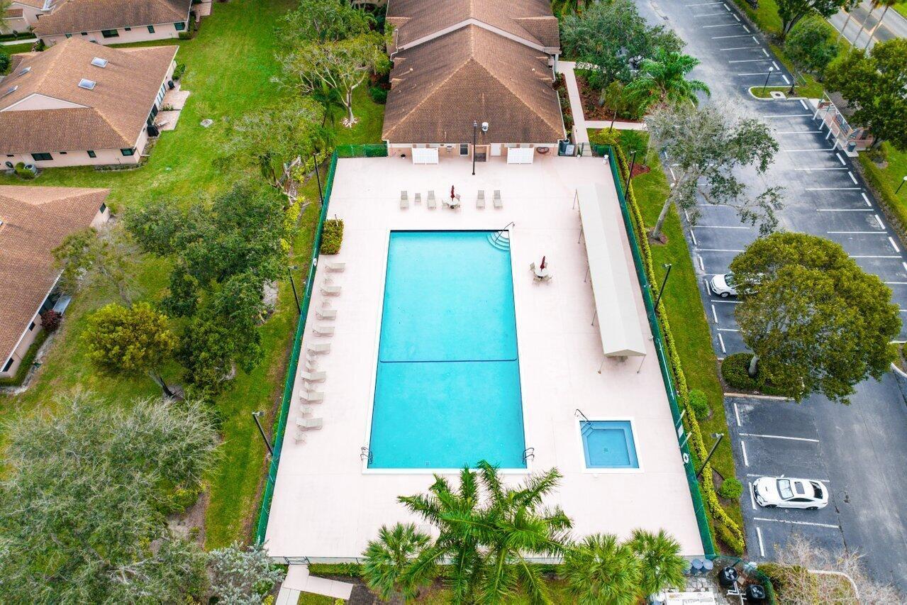 WHISPER WALK SEC E CONDO - Residential