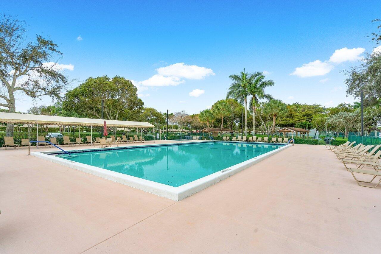 WHISPER WALK SEC E CONDO - Residential