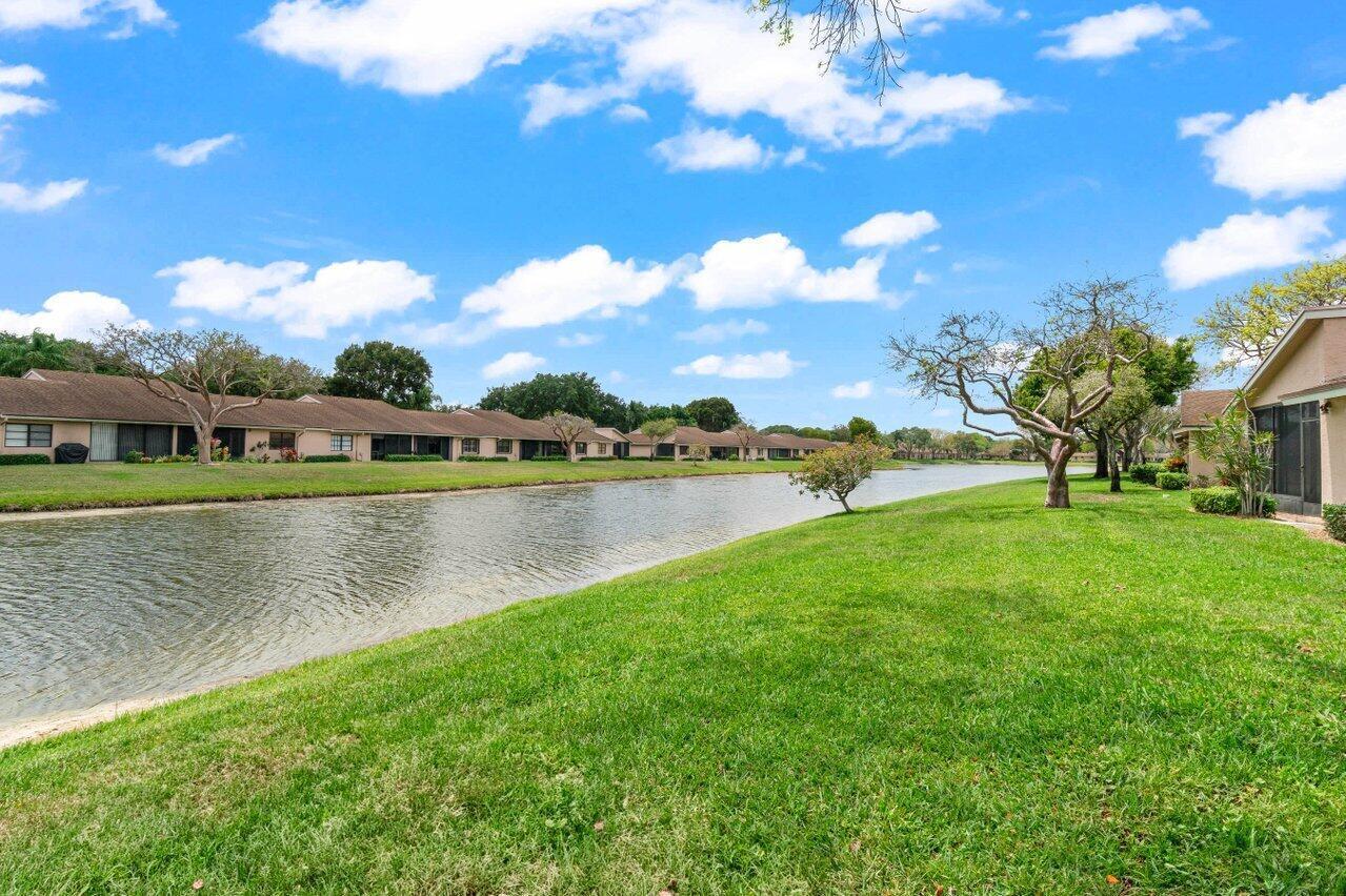 WHISPER WALK SEC E CONDO - Residential