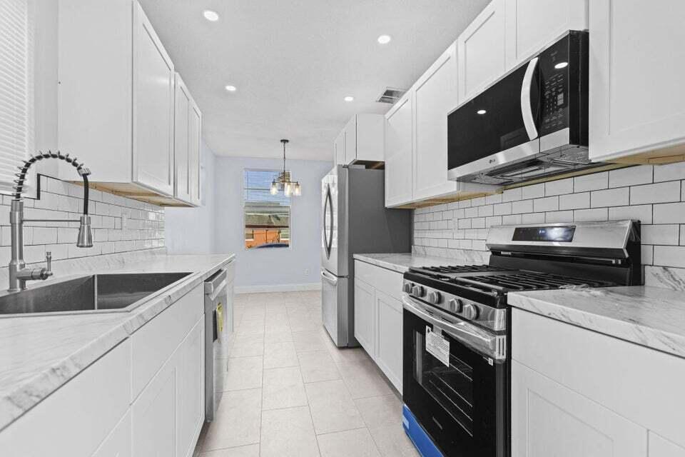 HOPKIN'S SUBDIVISION - Residential Lease