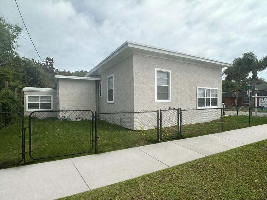 HOPKIN'S SUBDIVISION - Residential Lease