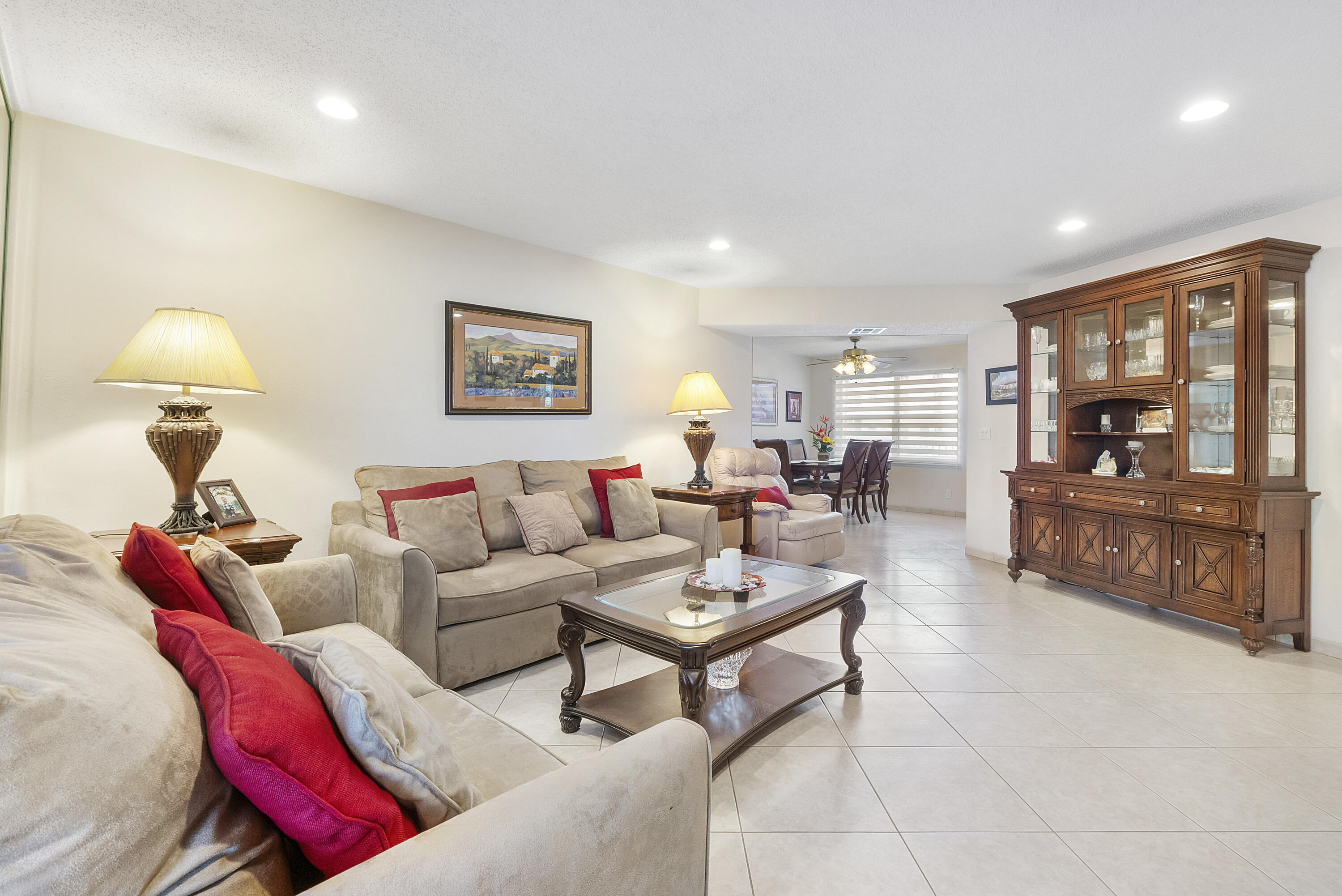 GARNET CONDO - Residential