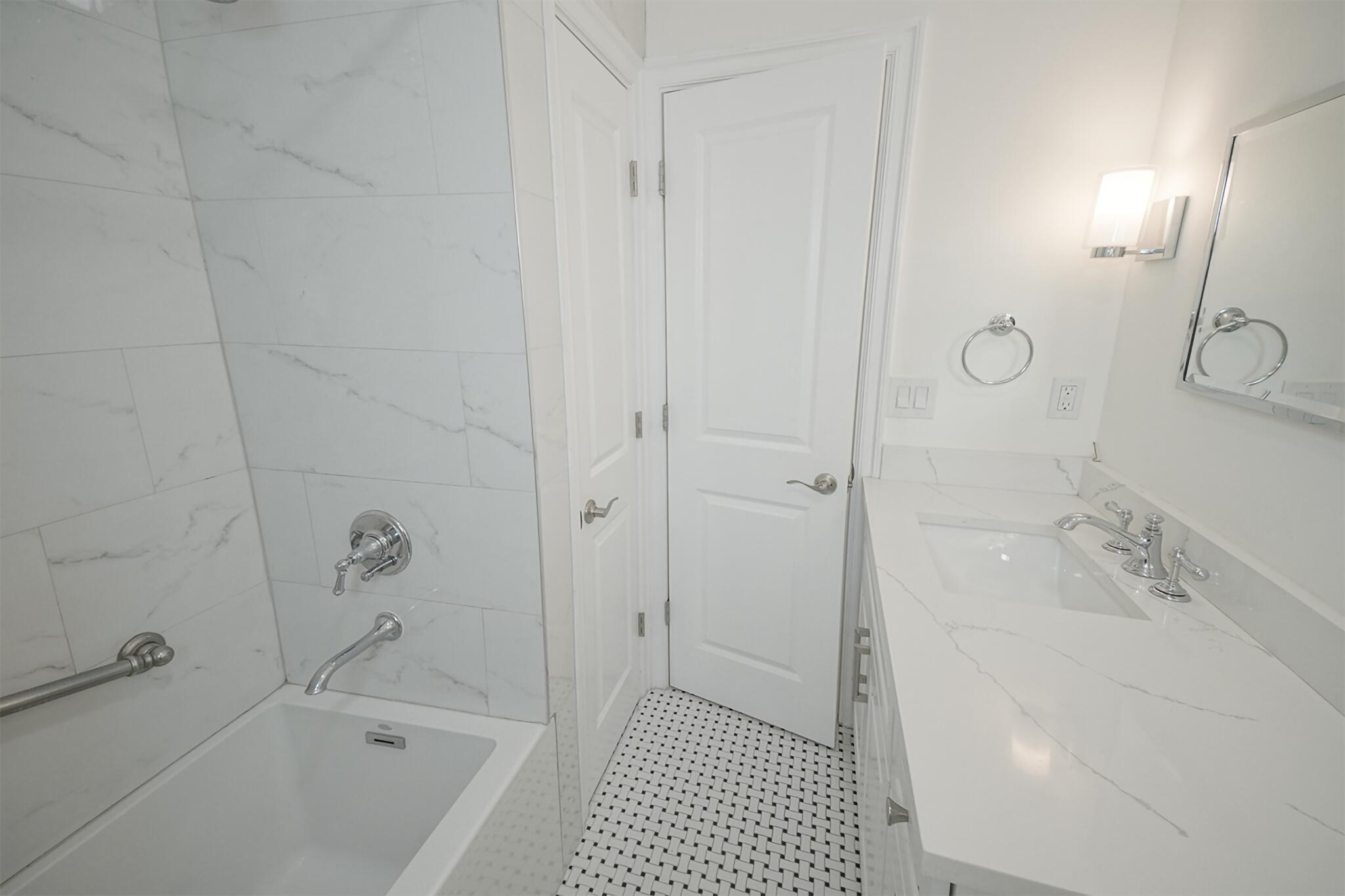 TRADE WINDS ESTATES FIRST ADD - Residential Lease