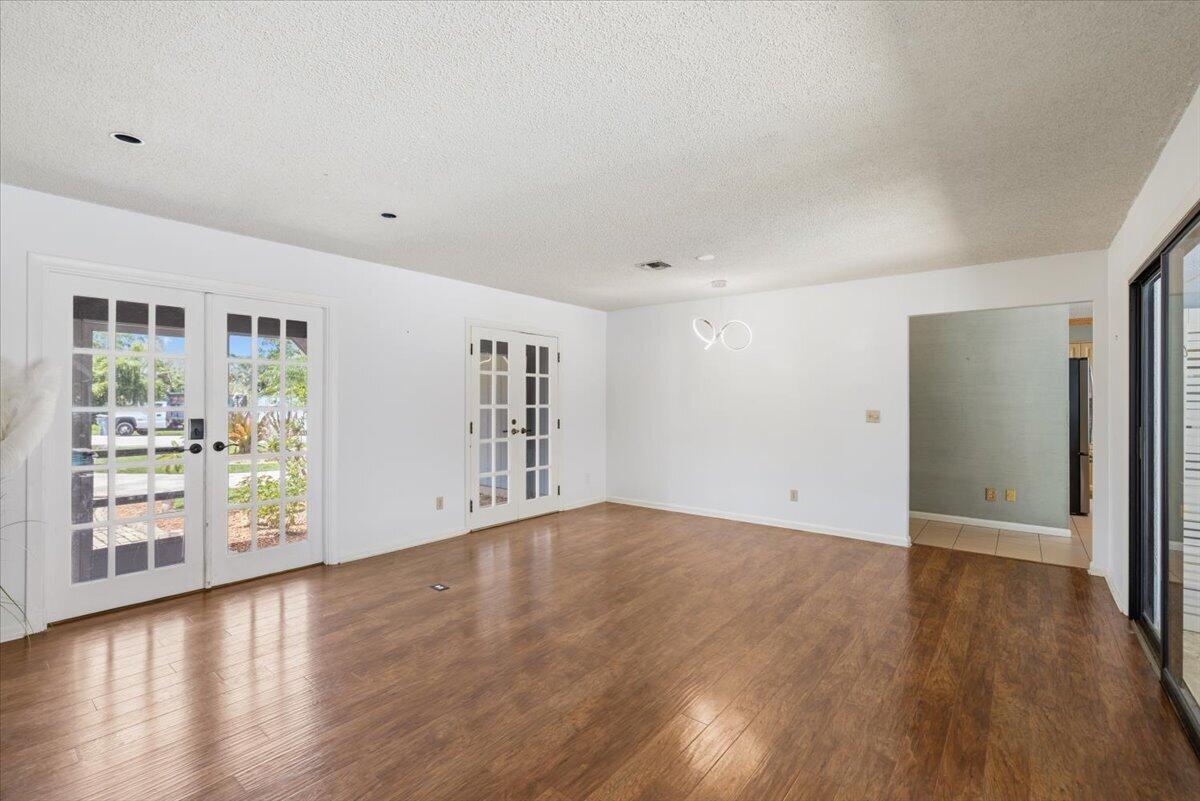 BANYAN ACRES - Residential