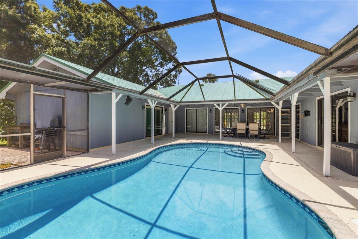 BANYAN ACRES - Residential