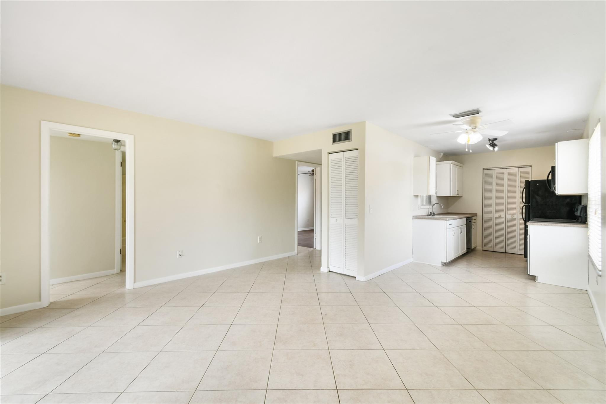 PINECROFT CONDO ALL PH - Residential