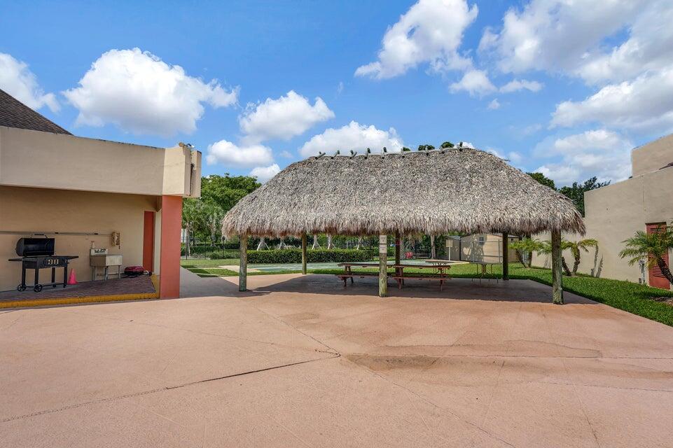 SUNRISE LAKES PHASE I - Residential