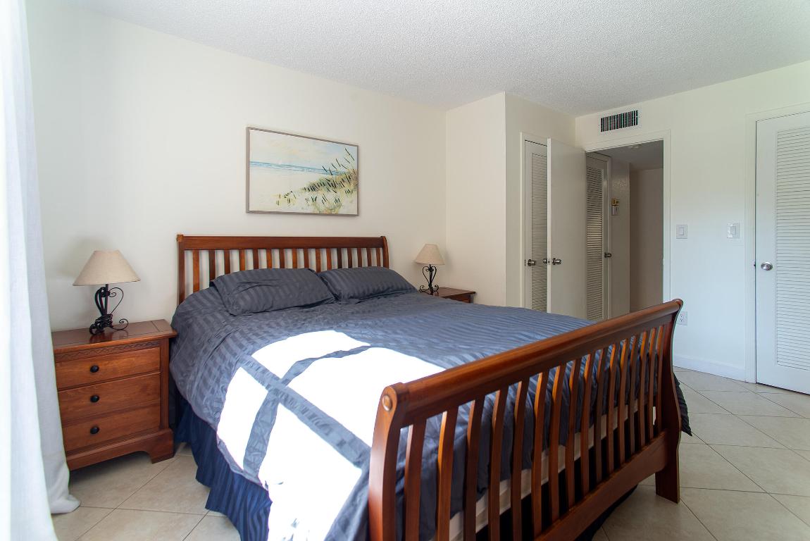 SUNRISE LAKES PHASE I - Residential