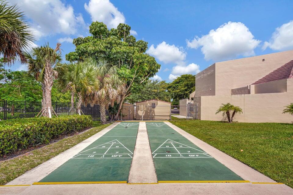 SUNRISE LAKES PHASE I - Residential