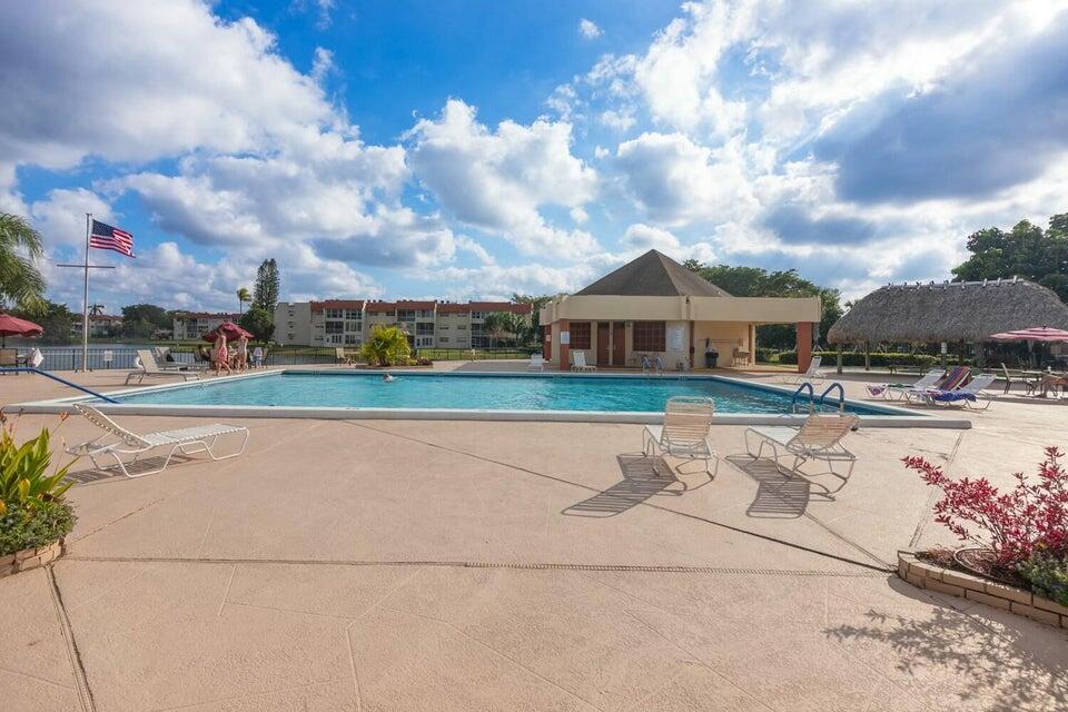SUNRISE LAKES PHASE I - Residential