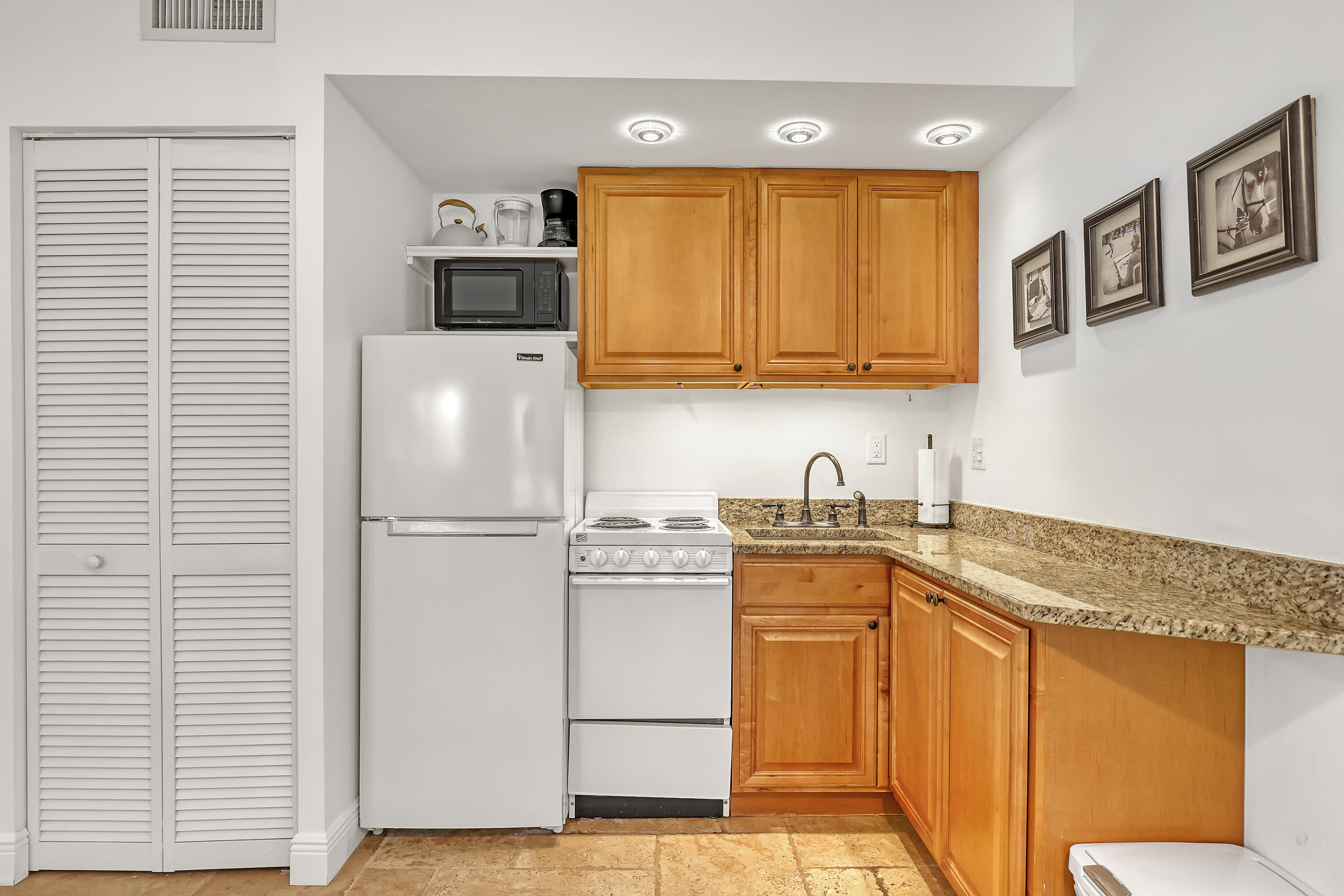 TENNIS LODGES 1 CONDO - Residential Lease
