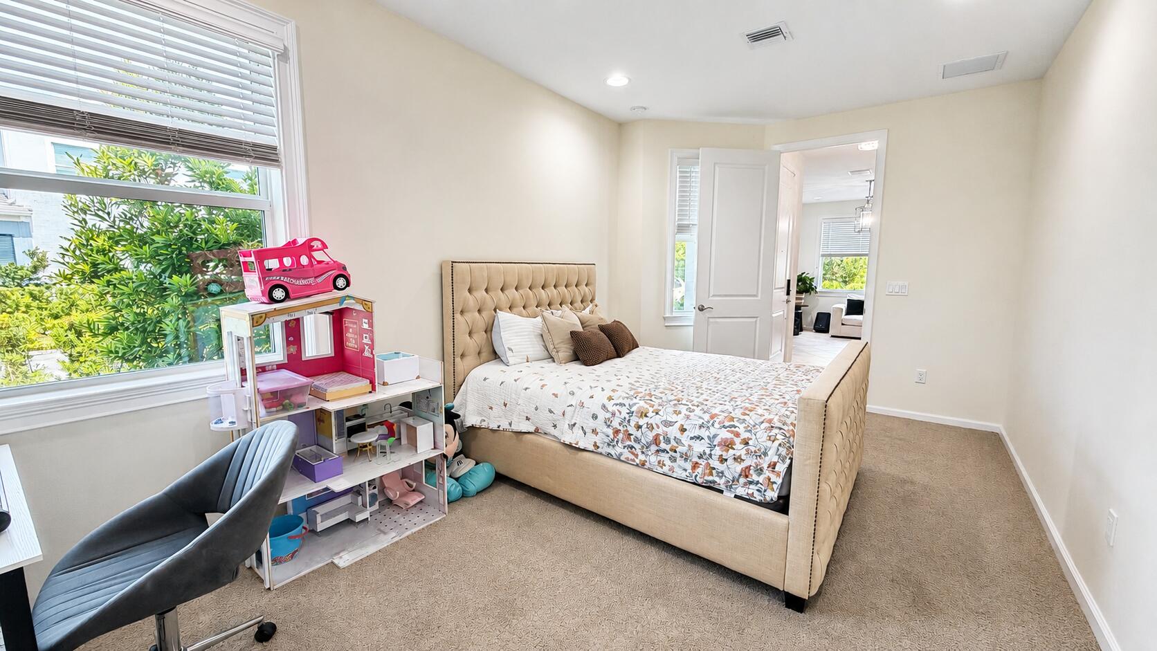 CROSSINGS OF WESTLAKE - Residential Lease