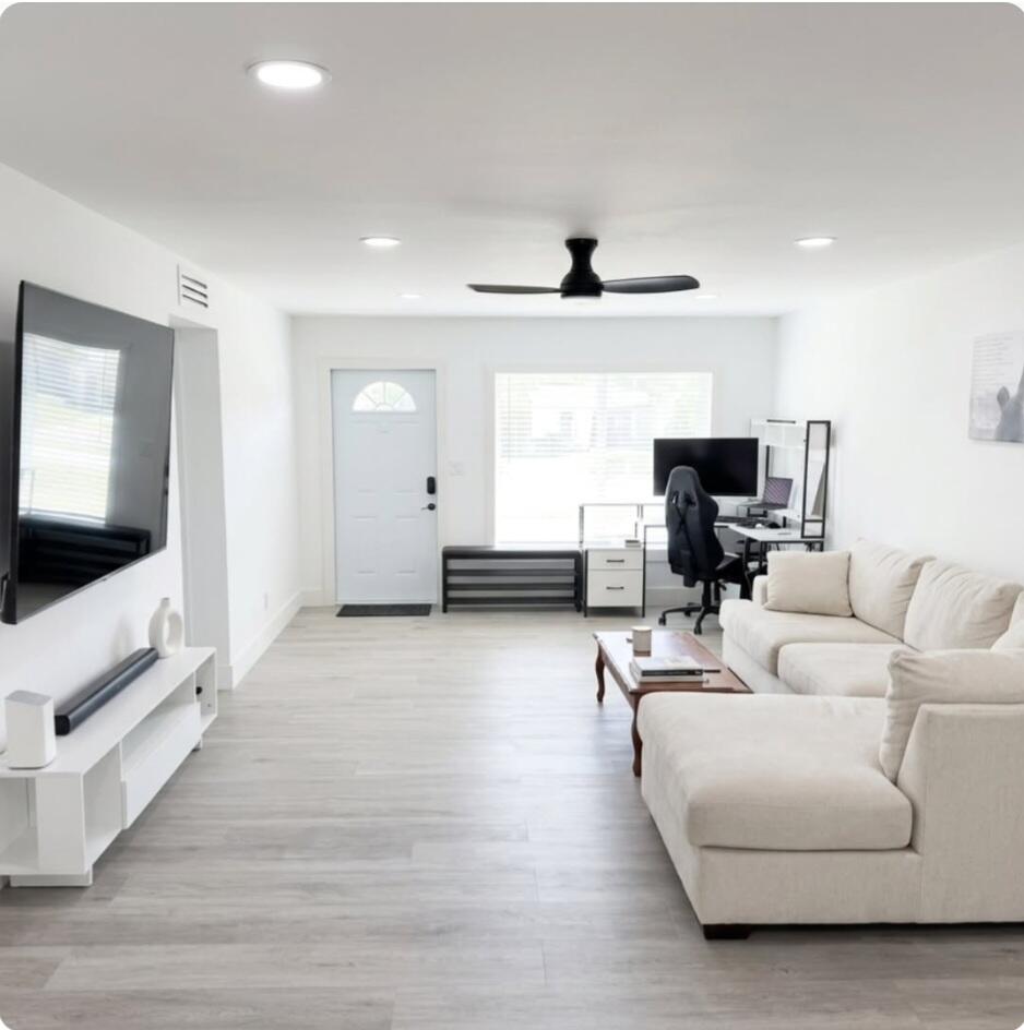 PALM-AIRE VILLAGE 2ND SEC - Residential Lease