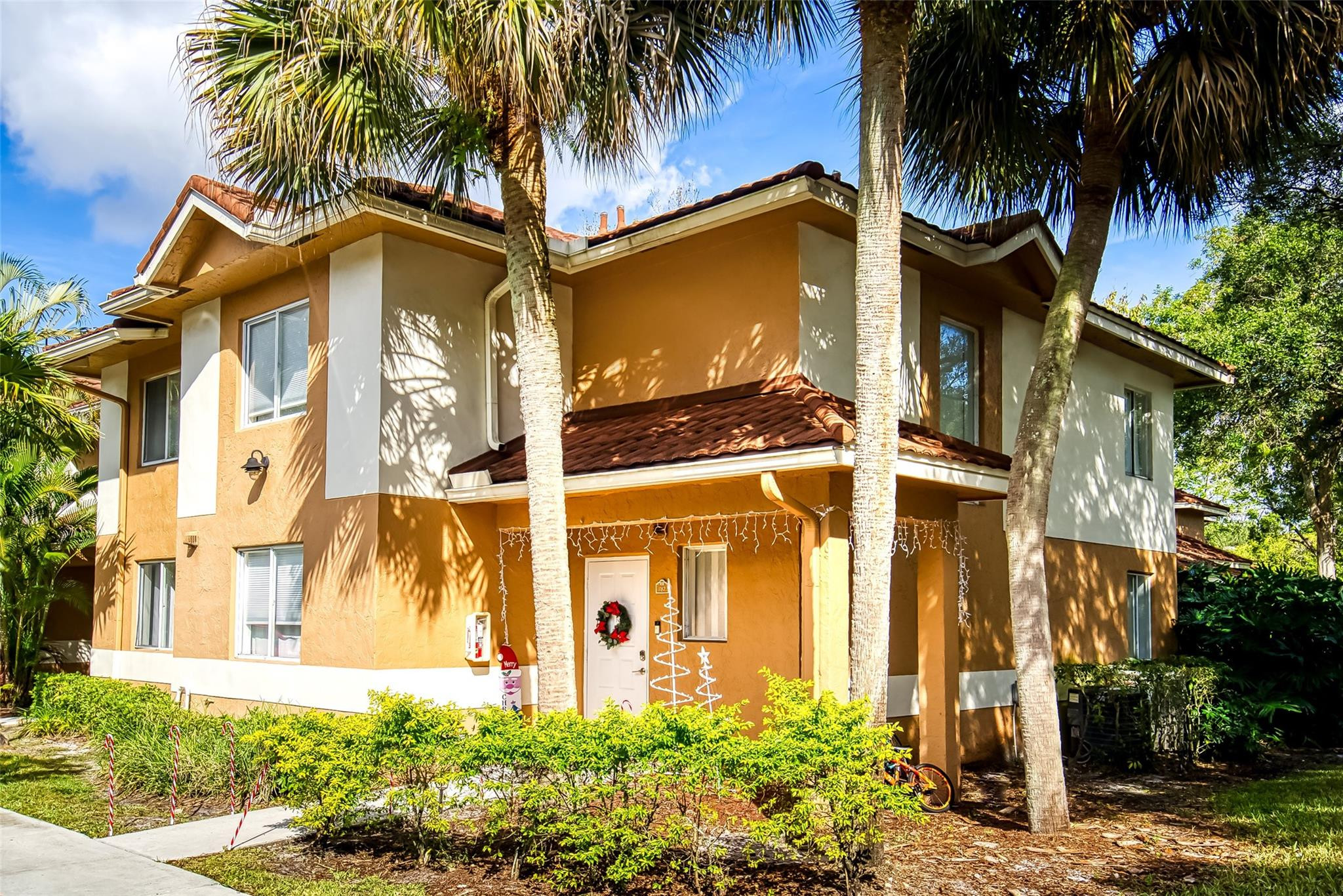 COLONNADES CONDO - Residential Lease