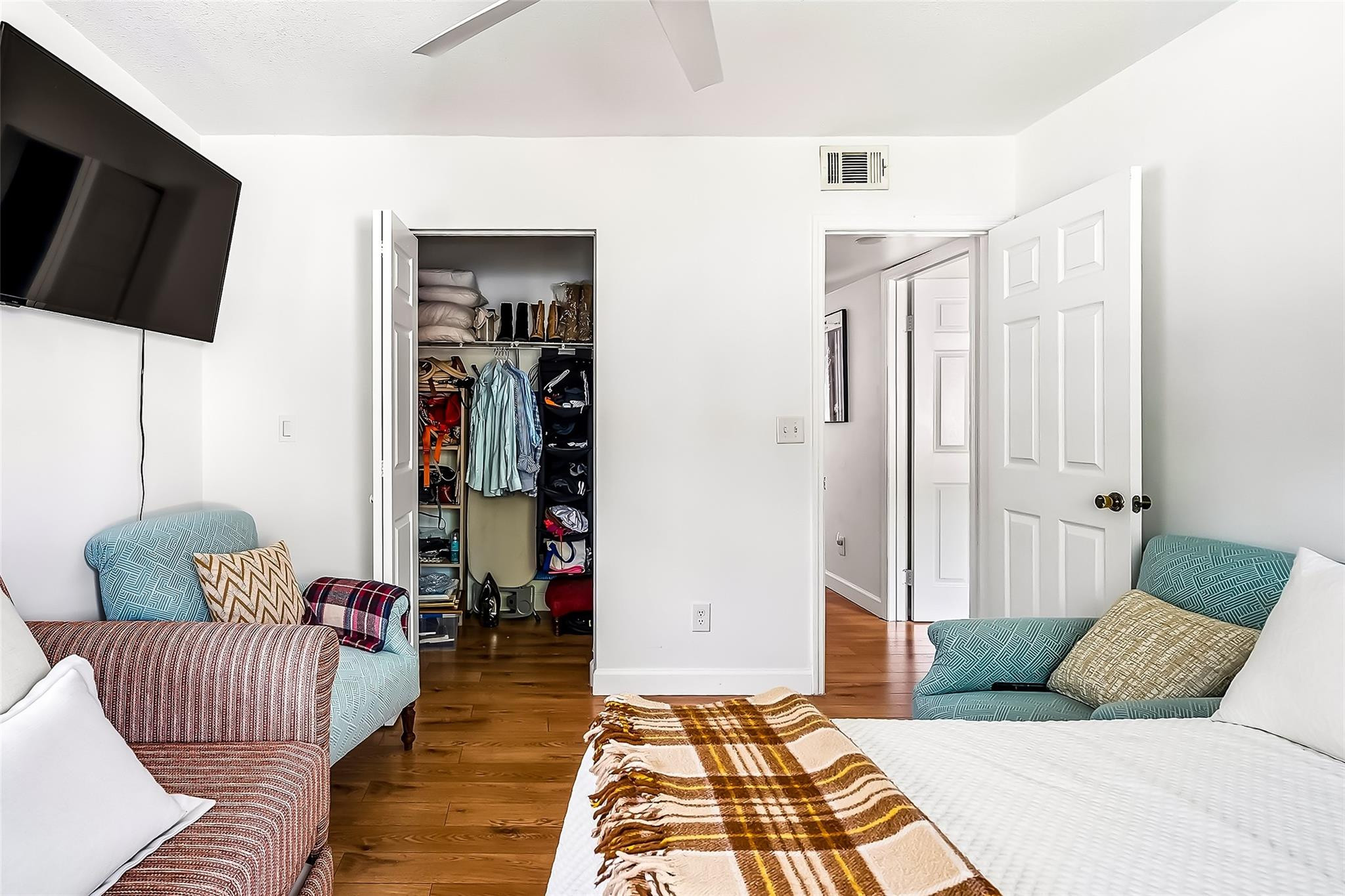COLONNADES CONDO - Residential Lease