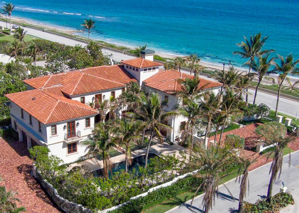 Prime Oceanfront Home with views, glorious beach, quality, ''nearly'' new state of the art construction, totally turnkey and easy! Terrific 6BR floor plan, well proportioned interior spaces surround a stunning pool, outdoor loggia area, perfect for entertaining and casual living. Modern living concepts with kitchen/breakfast opening onto family room, 2 luxury baths in oversized master BR, with generous closet​​‌​​​​‌​‌​​​‌‌​​​‌‌‌​​‌​​‌‌​​​​ space.