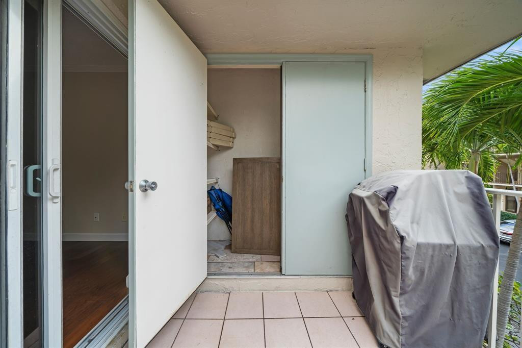 BARBICAN CONDO - Residential
