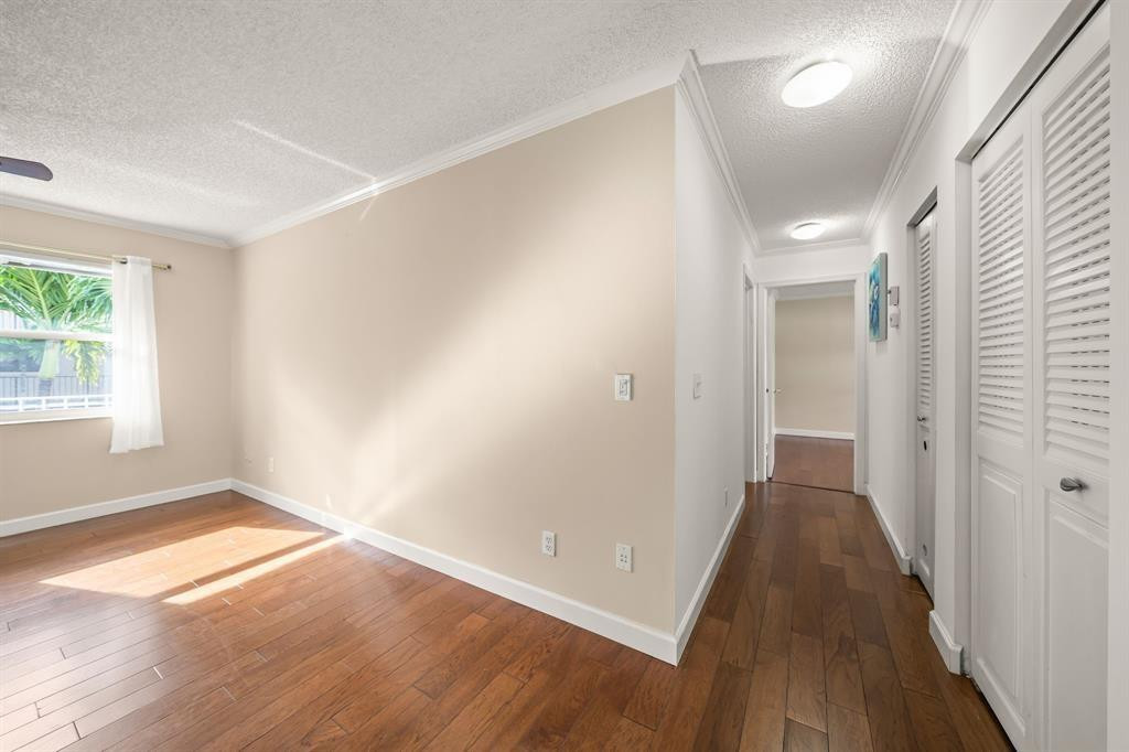 BARBICAN CONDO - Residential