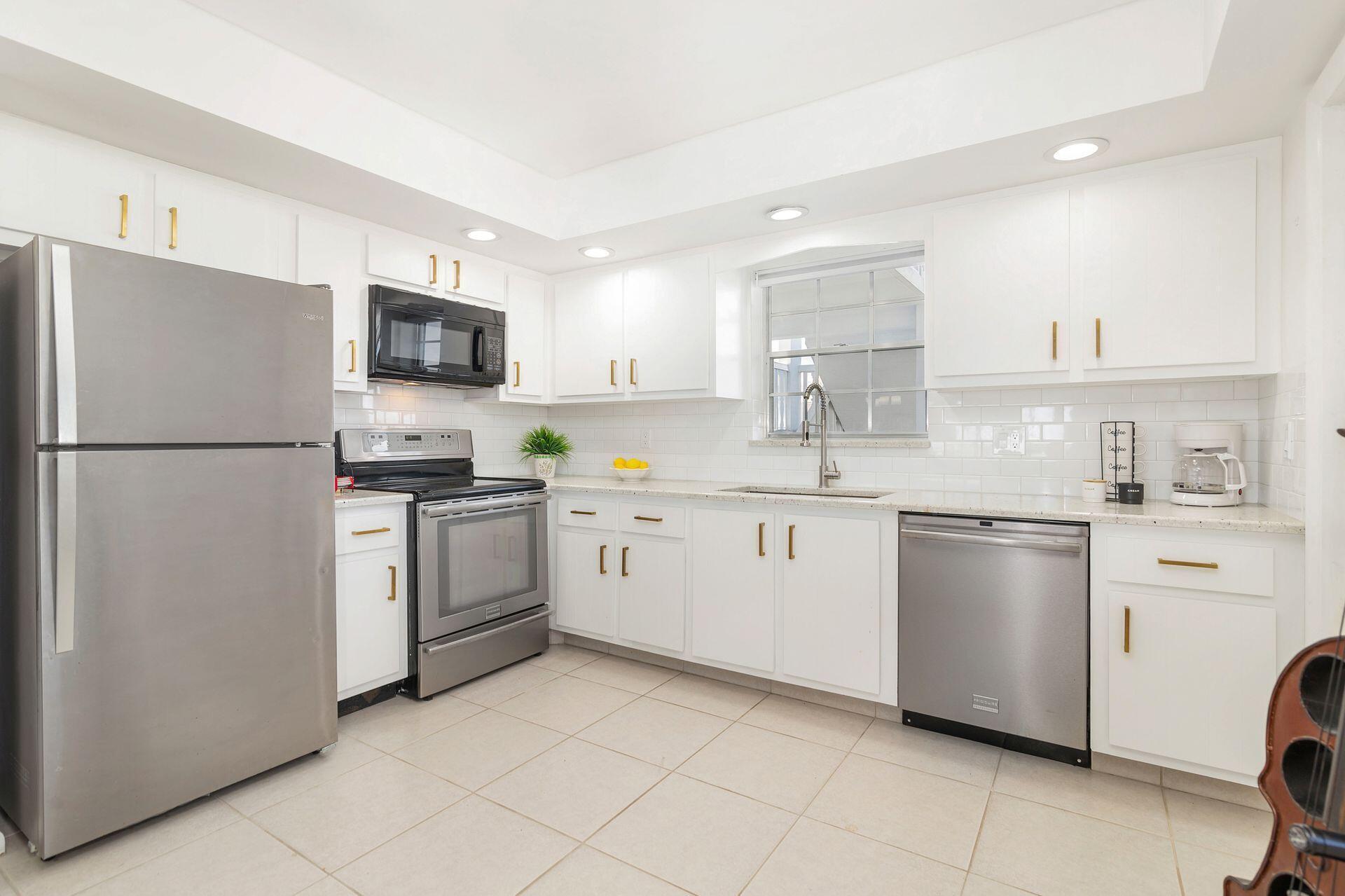 HARBOUR TOWERS CONDO  55+ COMMUNITY - Residential Lease