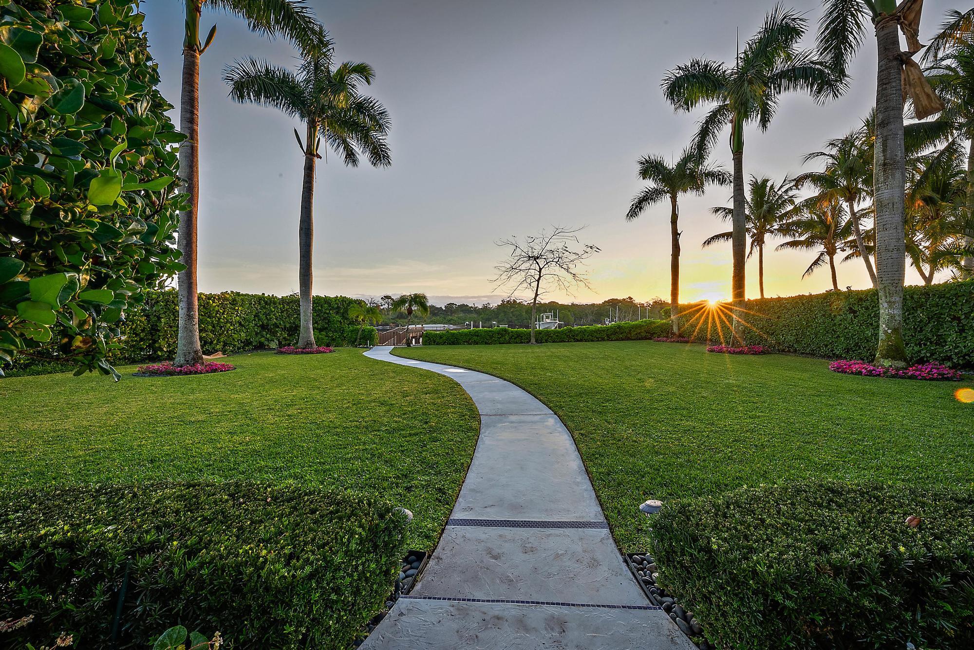 COMMODORES POCKET - Residential