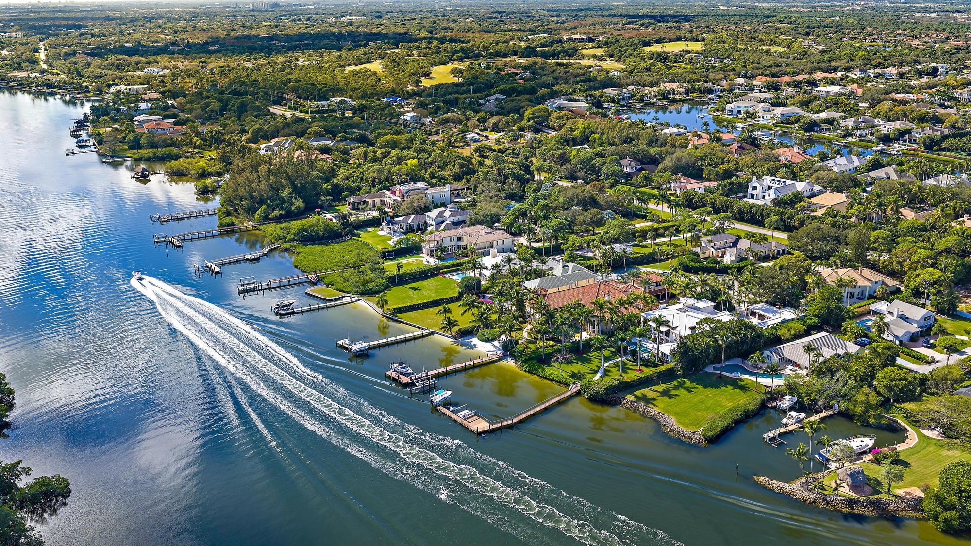 COMMODORES POCKET - Residential