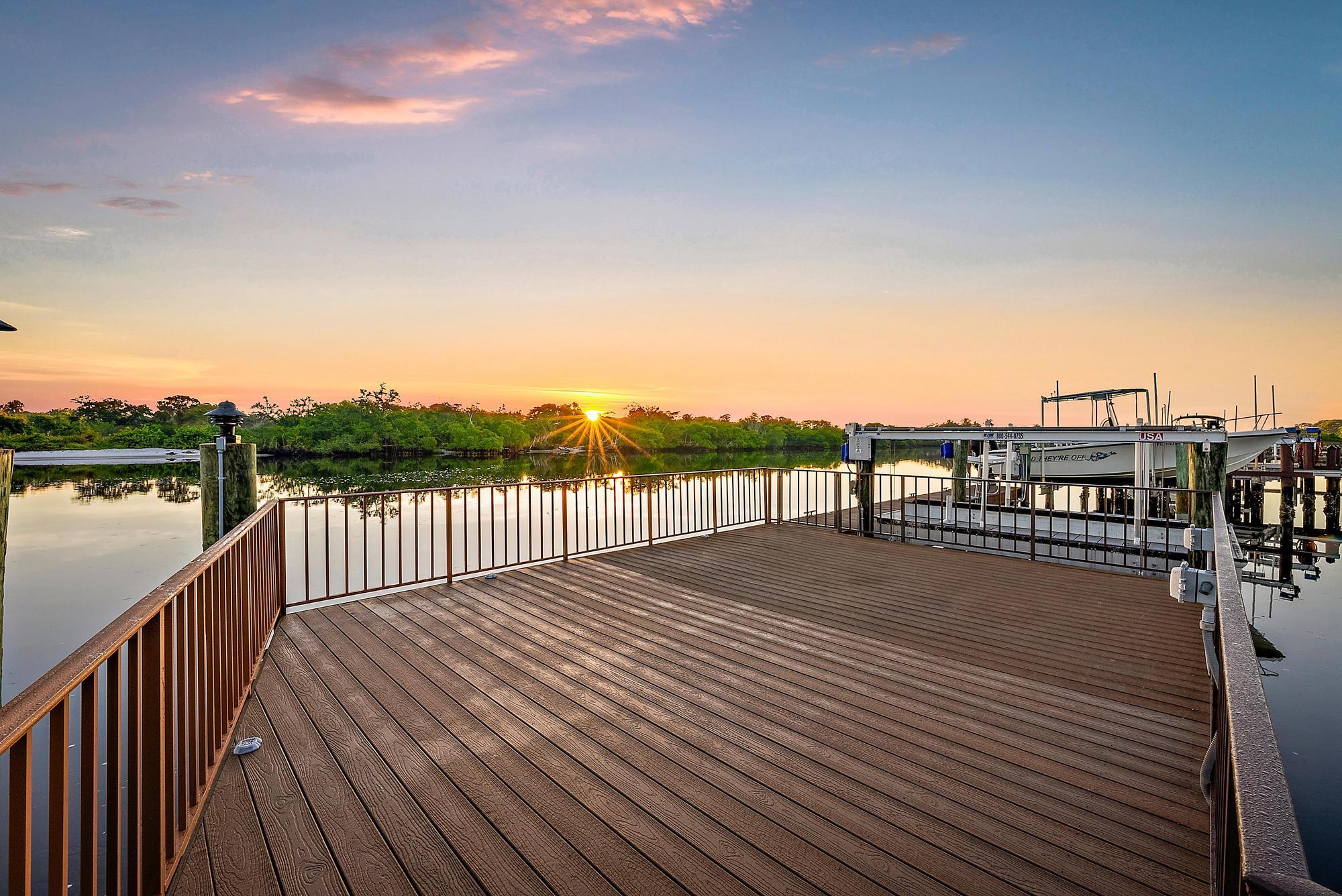 COMMODORES POCKET - Residential