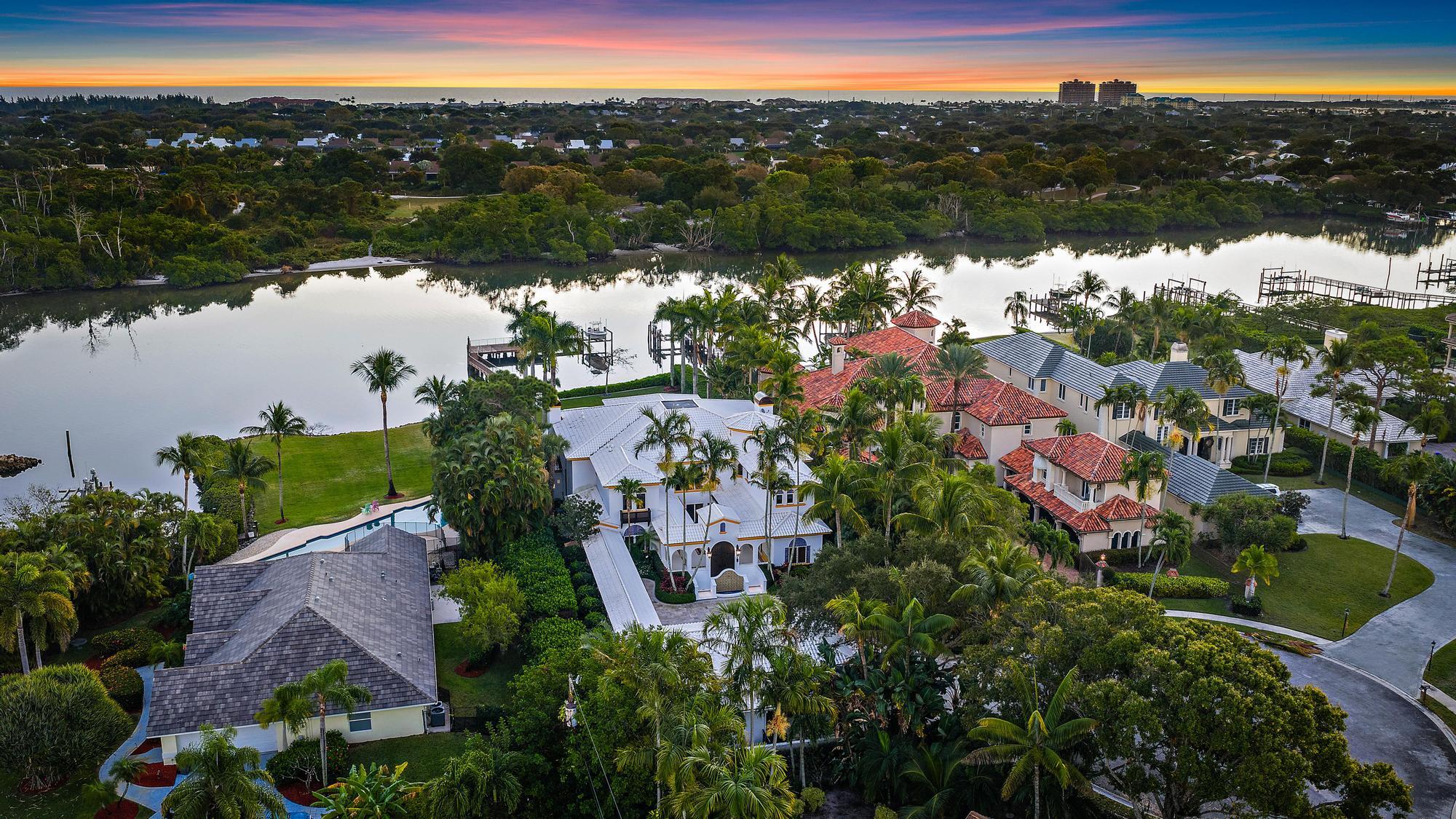 COMMODORES POCKET - Residential