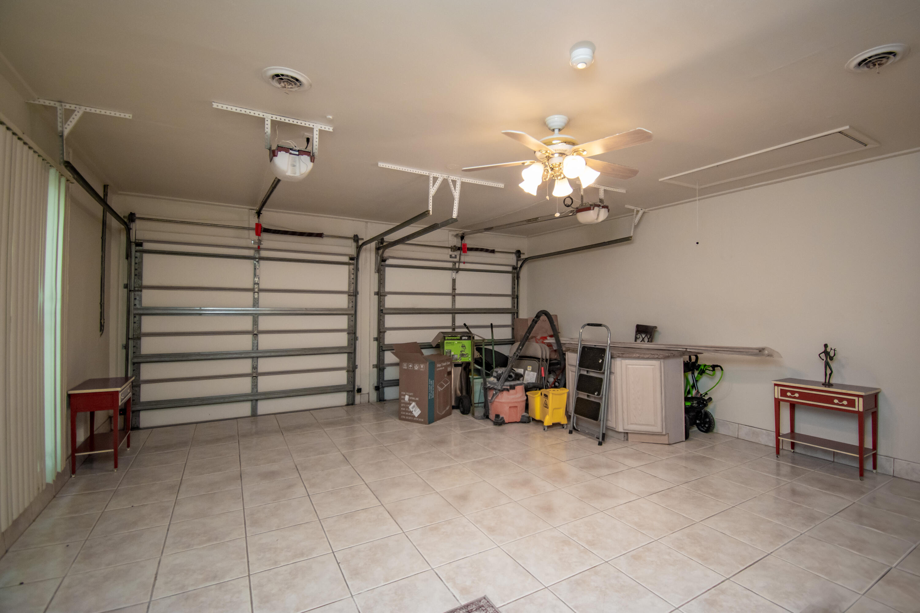 BOCA AZUL PH 1 - Residential Lease