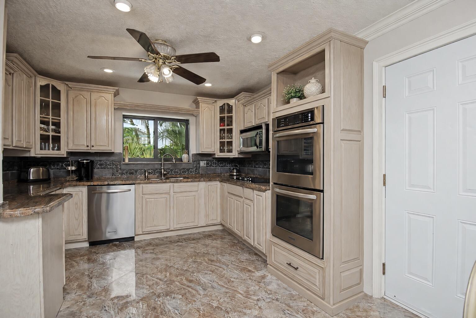 BOCA AZUL PH 1 - Residential Lease
