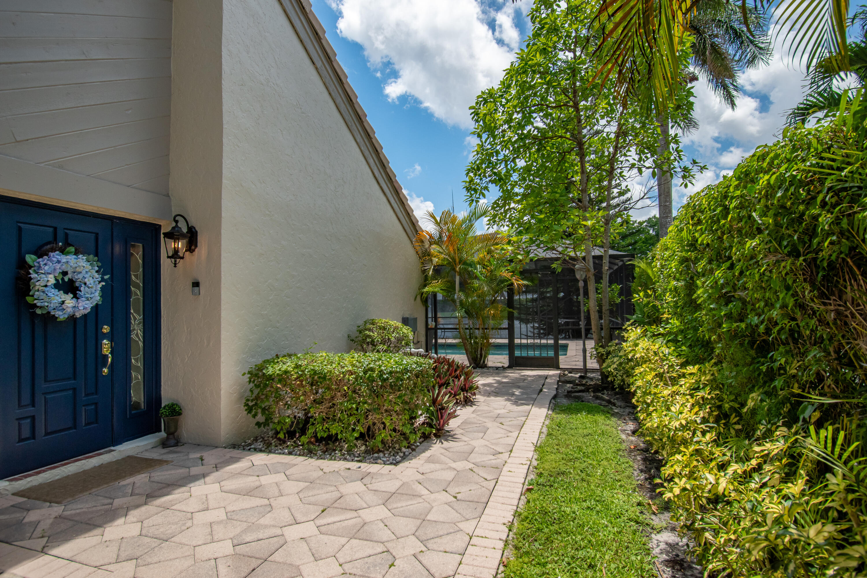 BOCA AZUL PH 1 - Residential Lease