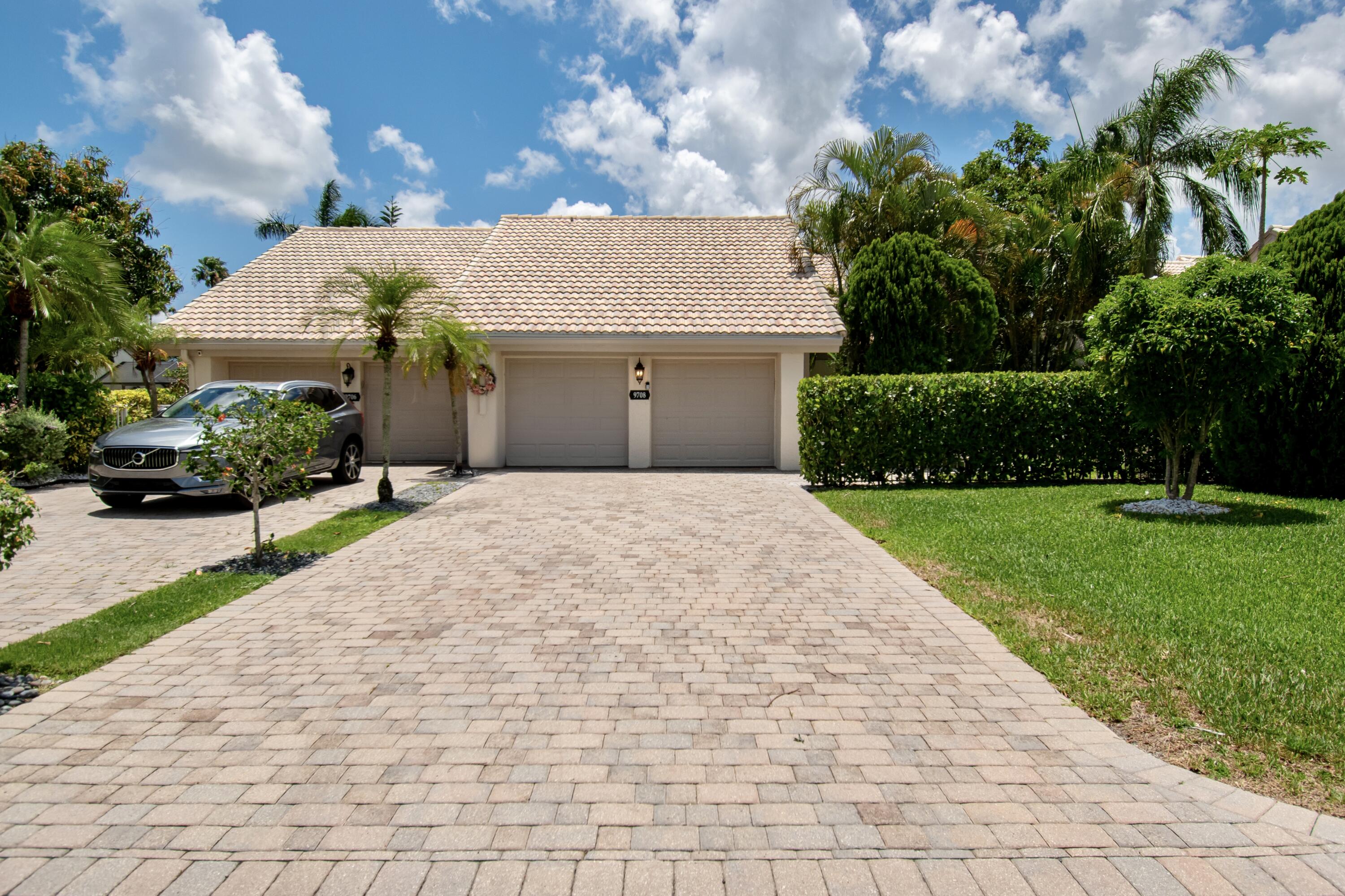 BOCA AZUL PH 1 - Residential Lease