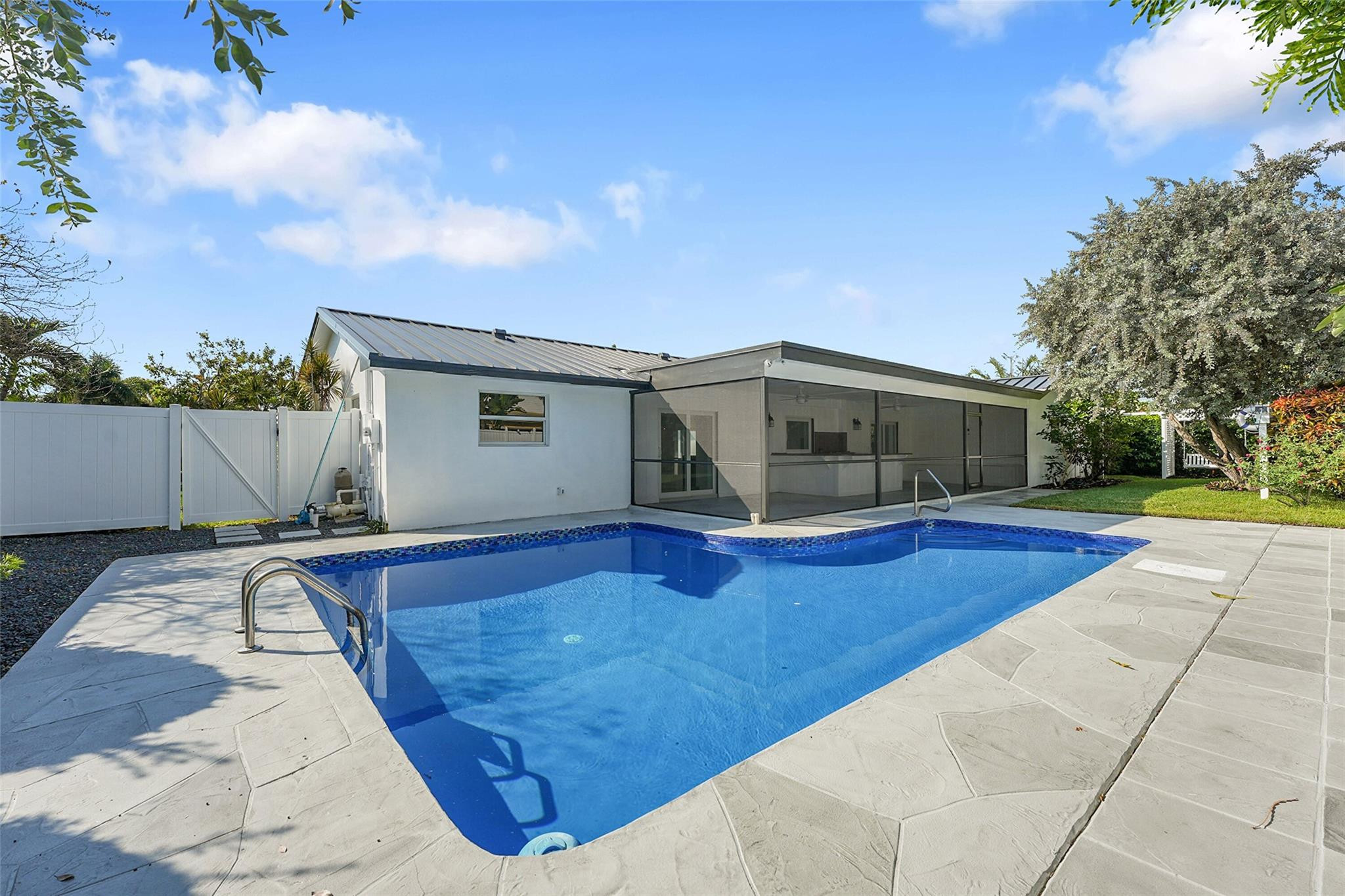PALM BEACH ISLES 2 - Residential