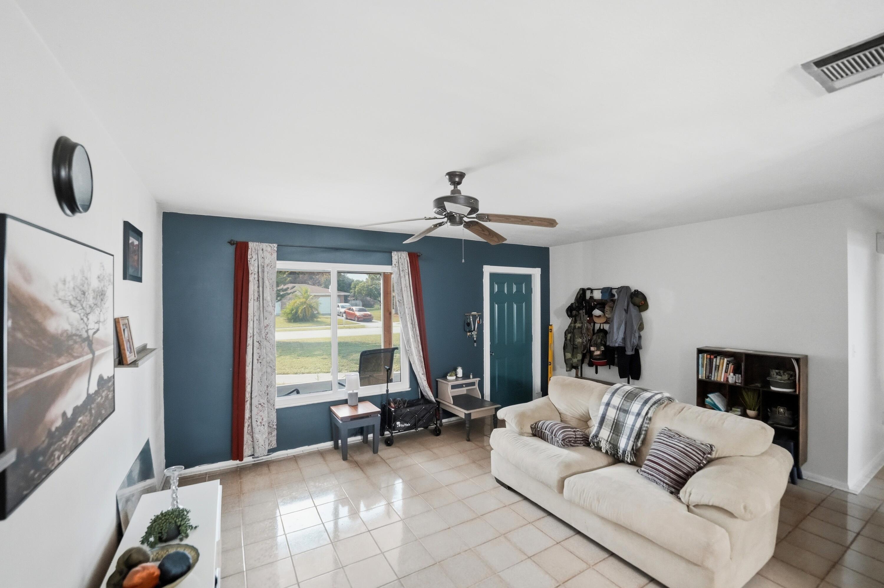 PORT ST LUCIE SECTION 42 1ST REPLAT - Residential