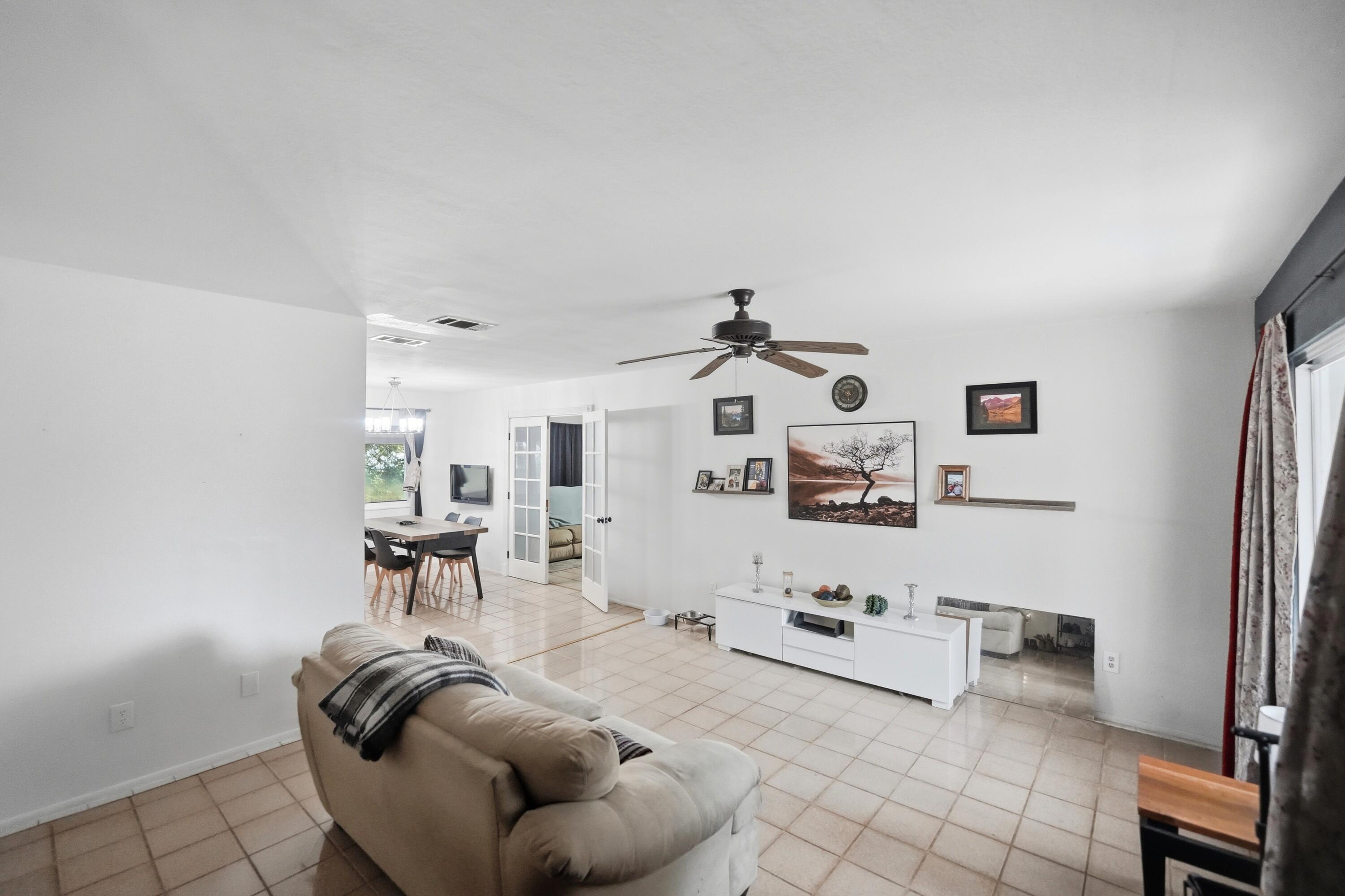 PORT ST LUCIE SECTION 42 1ST REPLAT - Residential